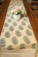 Table runner 6 seater