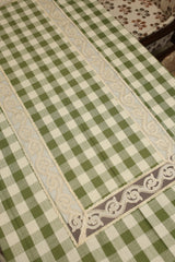 Classic Checkered 6 -Seater Tablecloth with Embroidered Lace Border