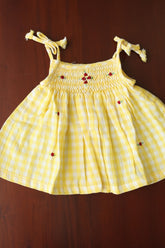 Kids smocked dress 0-3 month