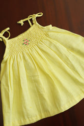 Kids smocked dress 0-3 month