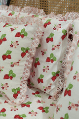 Bedsheets - Premium king floral printed lace bedsheet with cushion covers straberry bud
