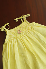 Kids smocked dress 0-3 month