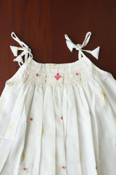 Kids smocked dress 6-10 Month