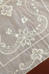 Teapoy Runner - Silky runner / table centre