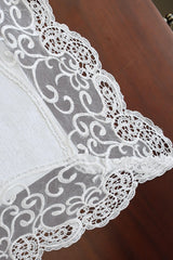 Teapoy Runner - Silky runner / table centre