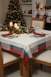 Sale : Table cloth -4 seater (152cm*138cm) Xmas collection