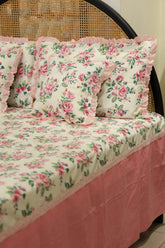 Bedsheets - Premium king floral printed lace bedsheet with cushion covers rose bud