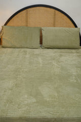 Premium soft blanket/ velvet bedspread