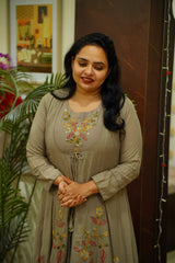 3 pcs mul cotton embroidered kurti set