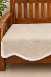 Sofa protector ( meter per) description 𝗕𝗲𝗶𝗴𝗲 colour 𝗔𝗻𝘁𝗶-𝗦𝗸𝗶𝗱