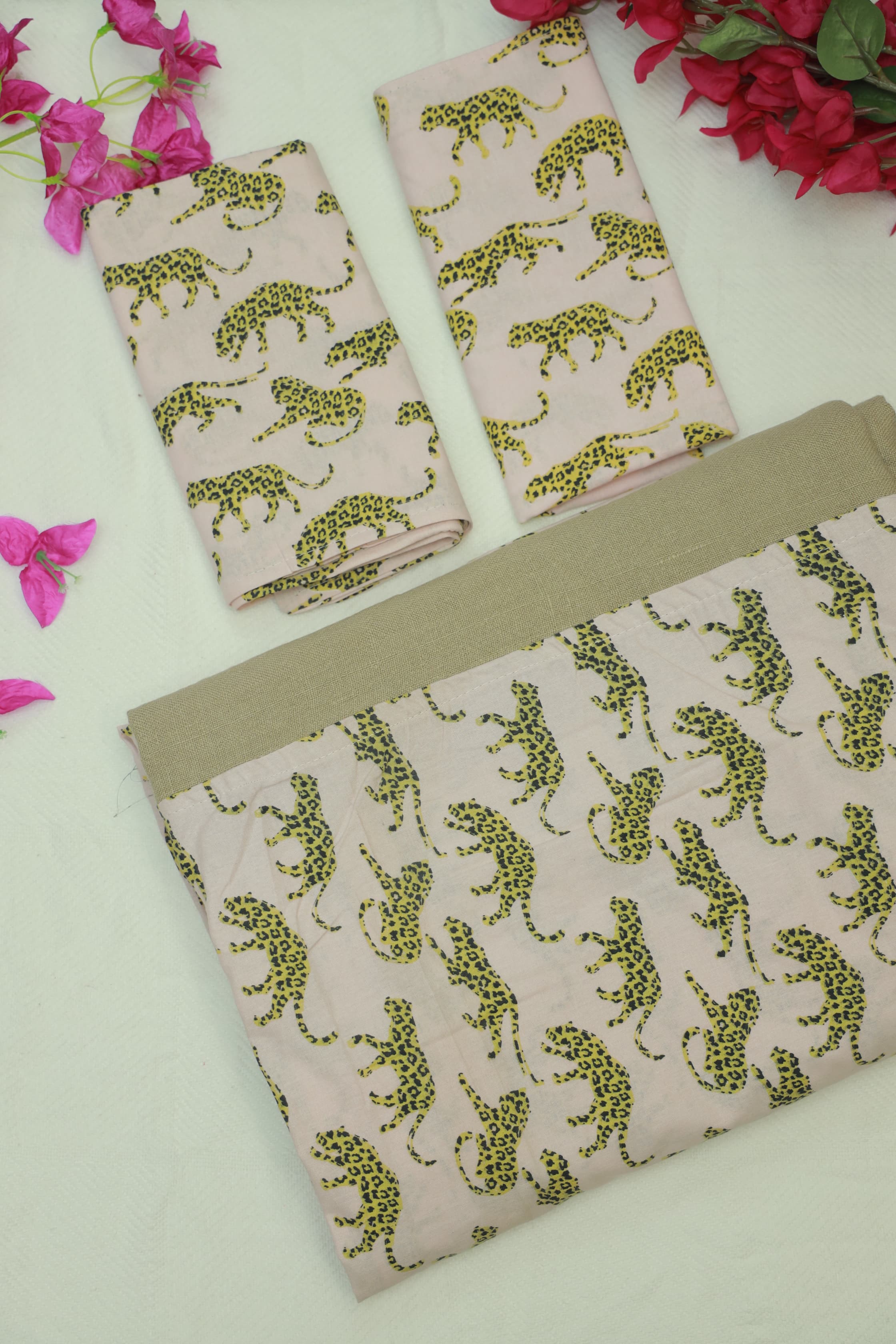 Bedsheets-Queen daily use border bedsheets