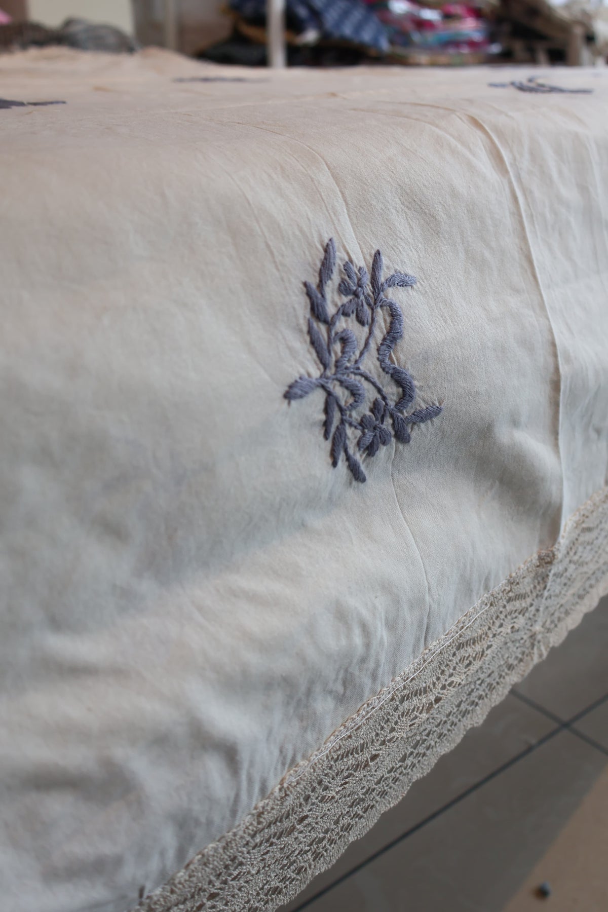 Table Cloth 4 Seater | Embroidery