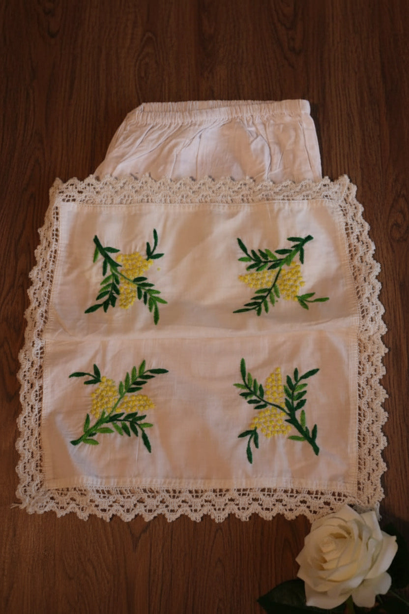 Tissue Box Cover | Embroidery