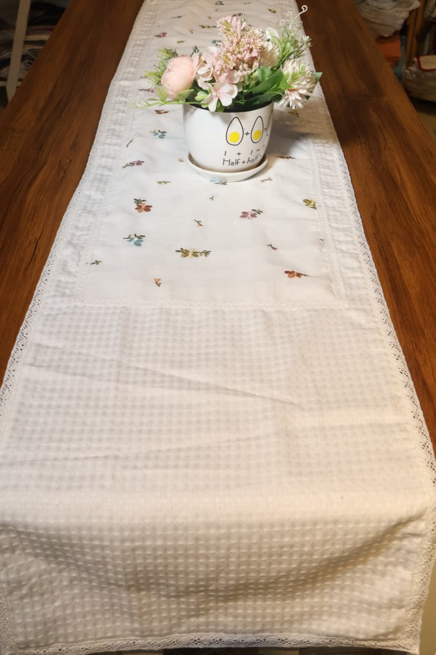 Table runner 6 seater