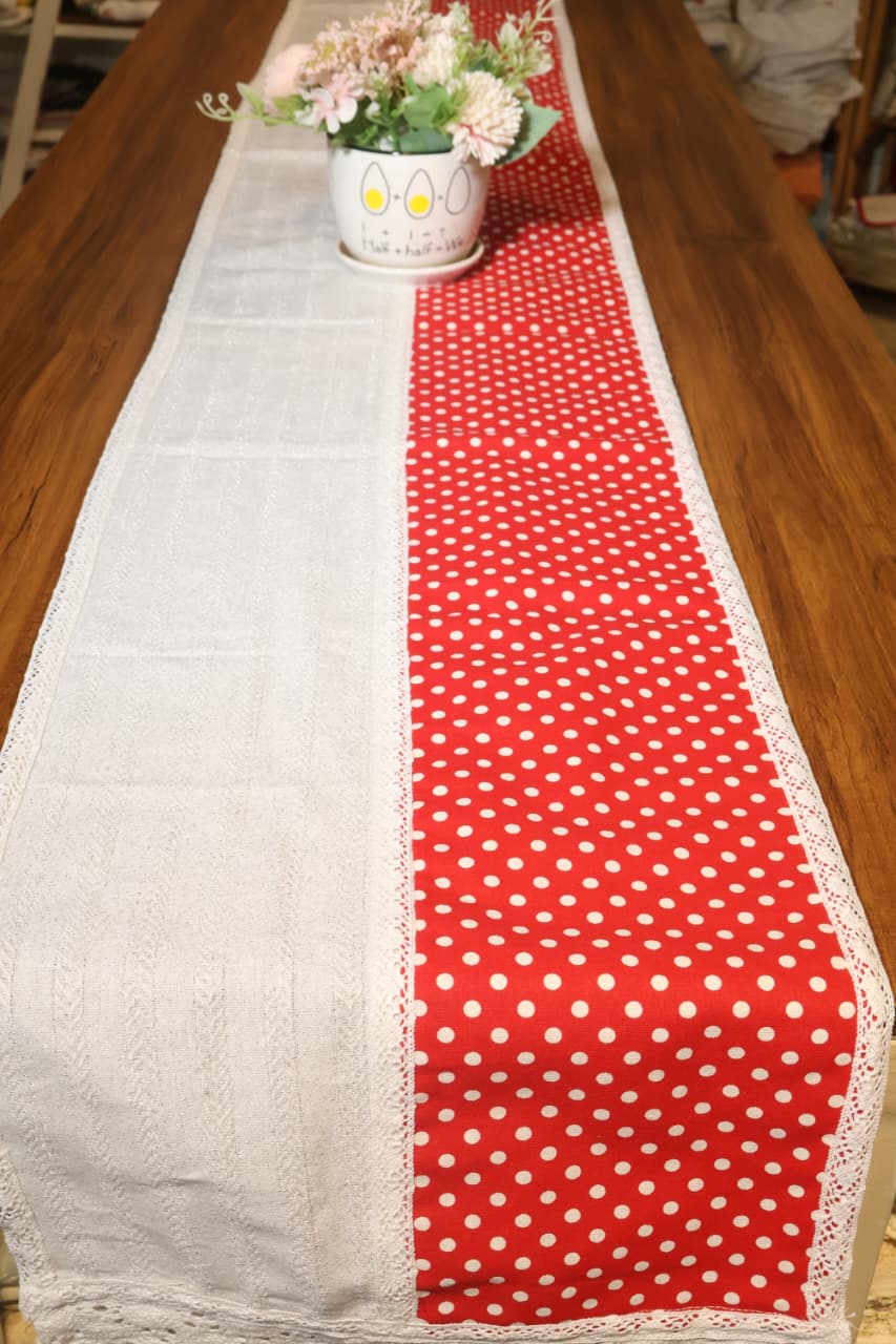 Table runner 8 seater :Xmas edition