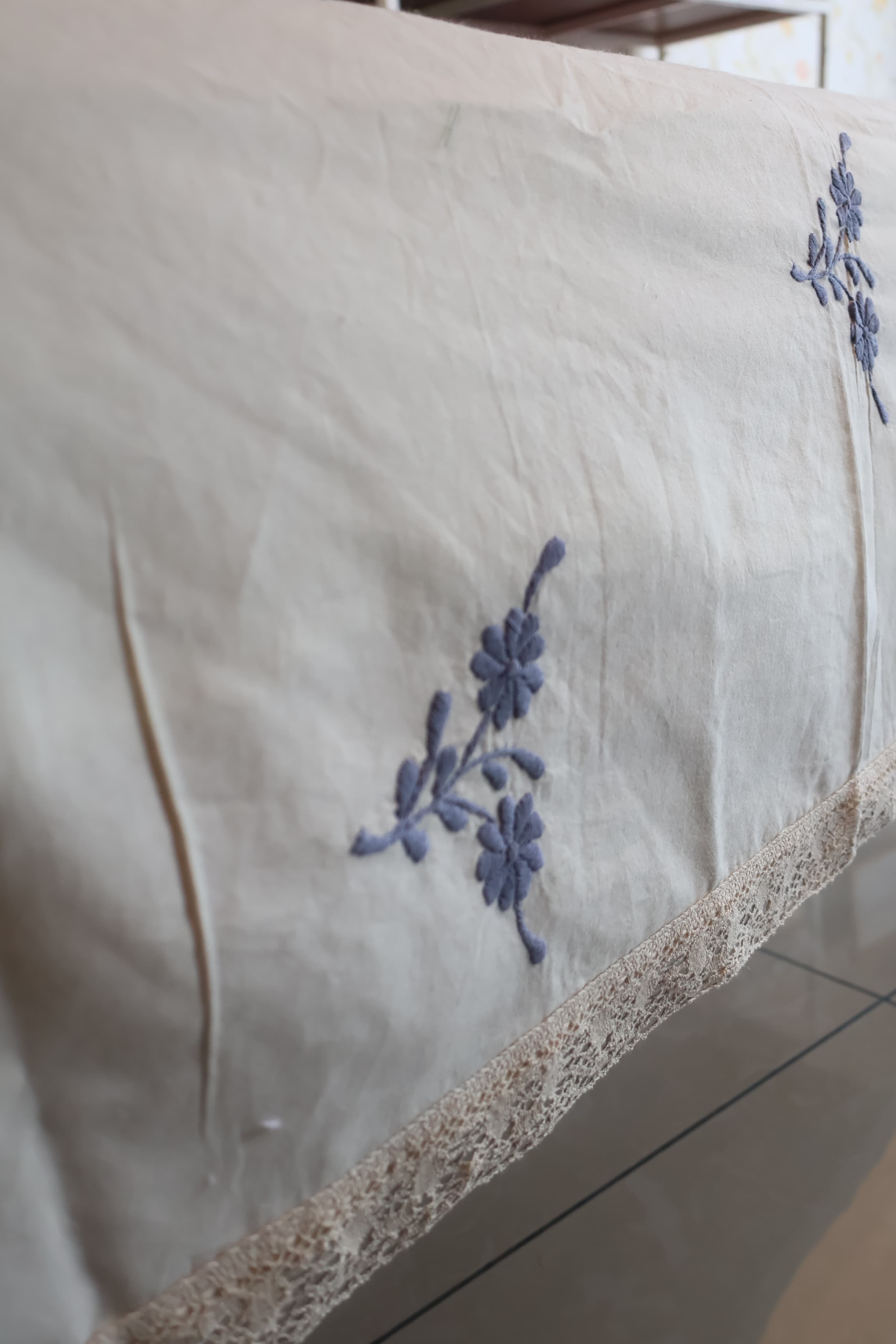 Table Cloth 4 Seater | Embroidery