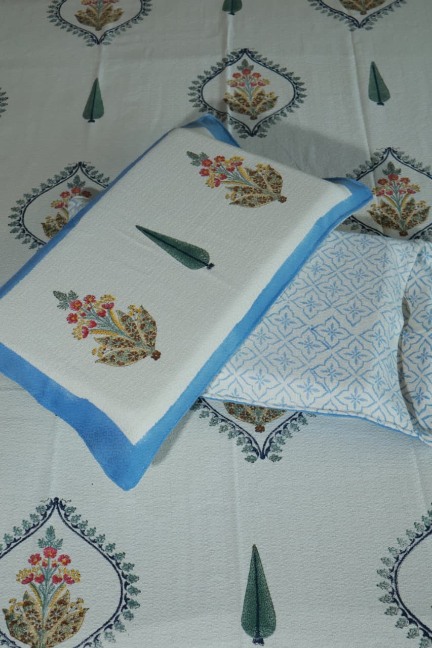 Spread : Jute Handblock Spread