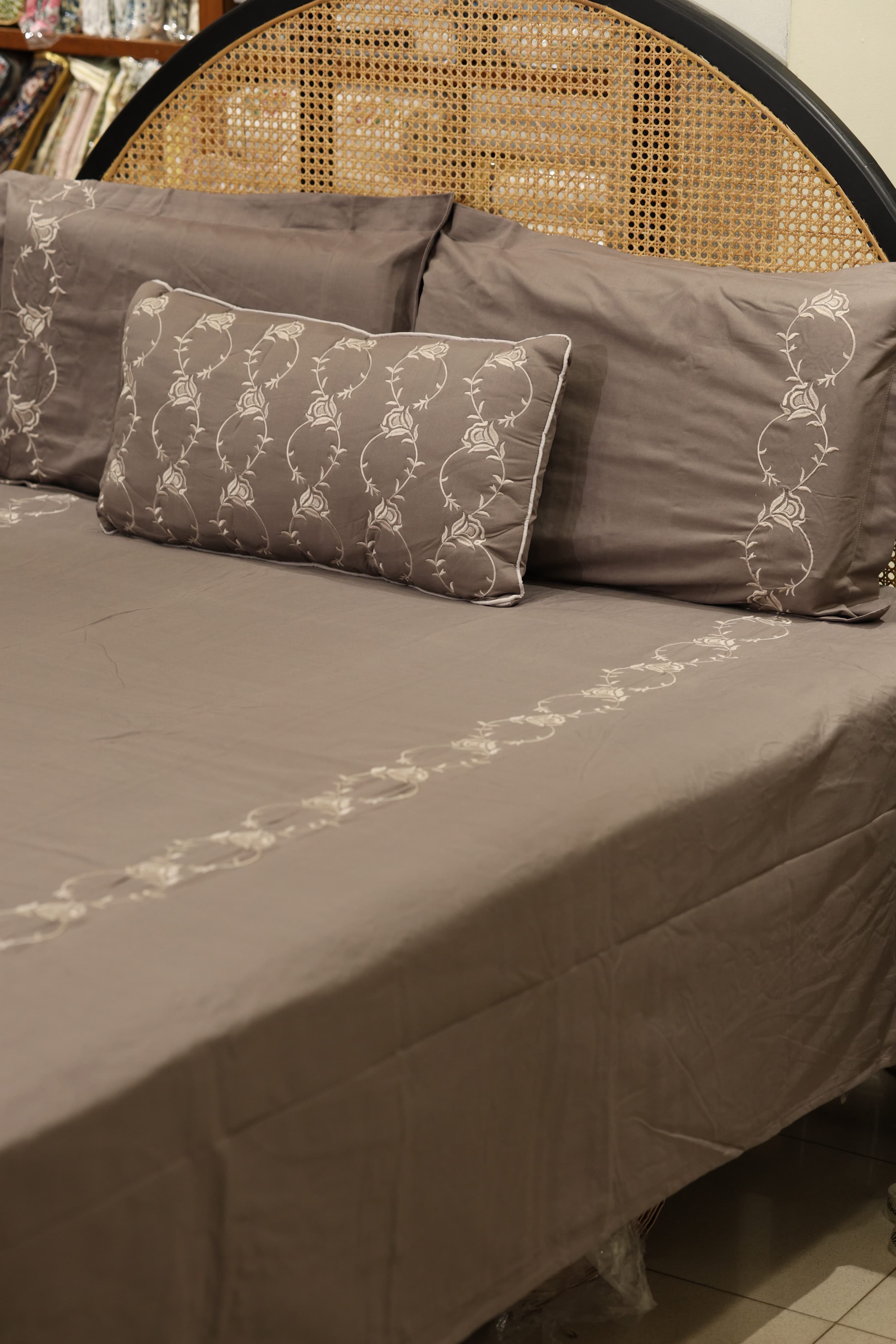 Bedding set Embroidery - King size