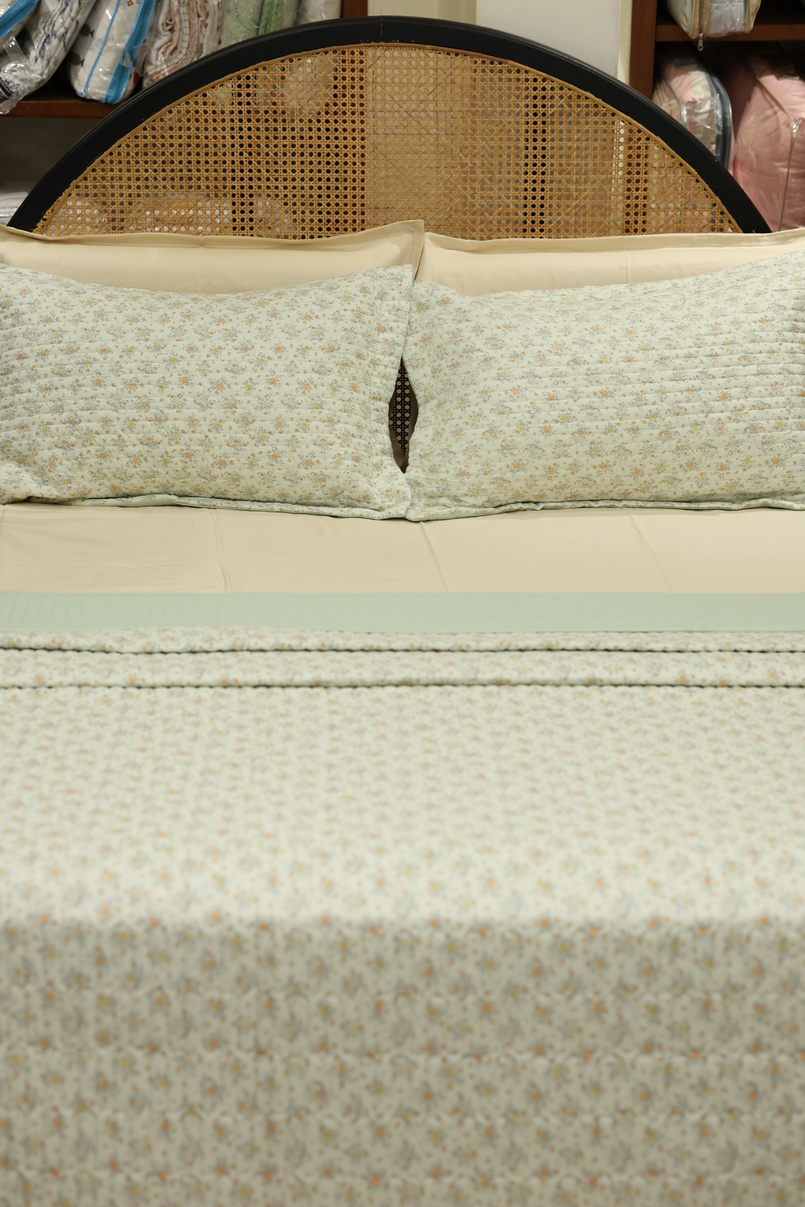 Premium bedcover