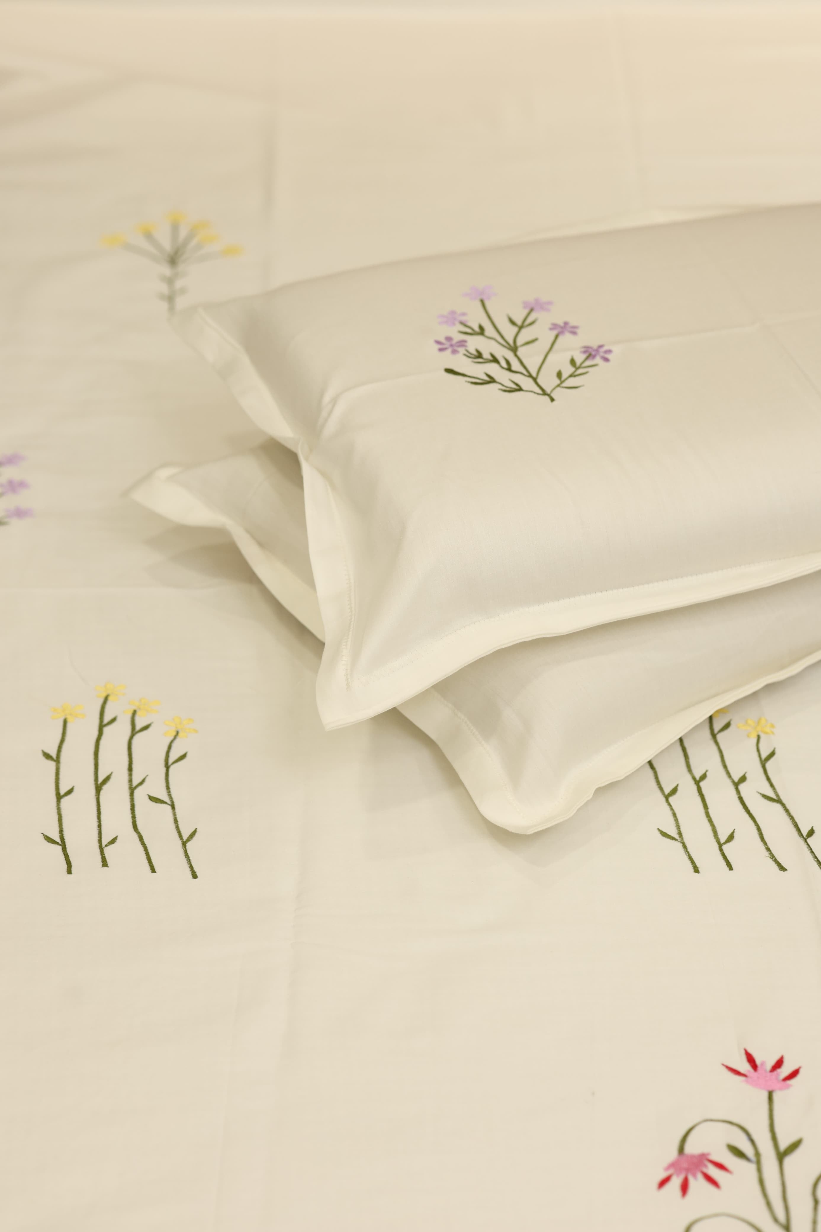 Bedsheets - King Premium Machine embroidery bedsheets MEK