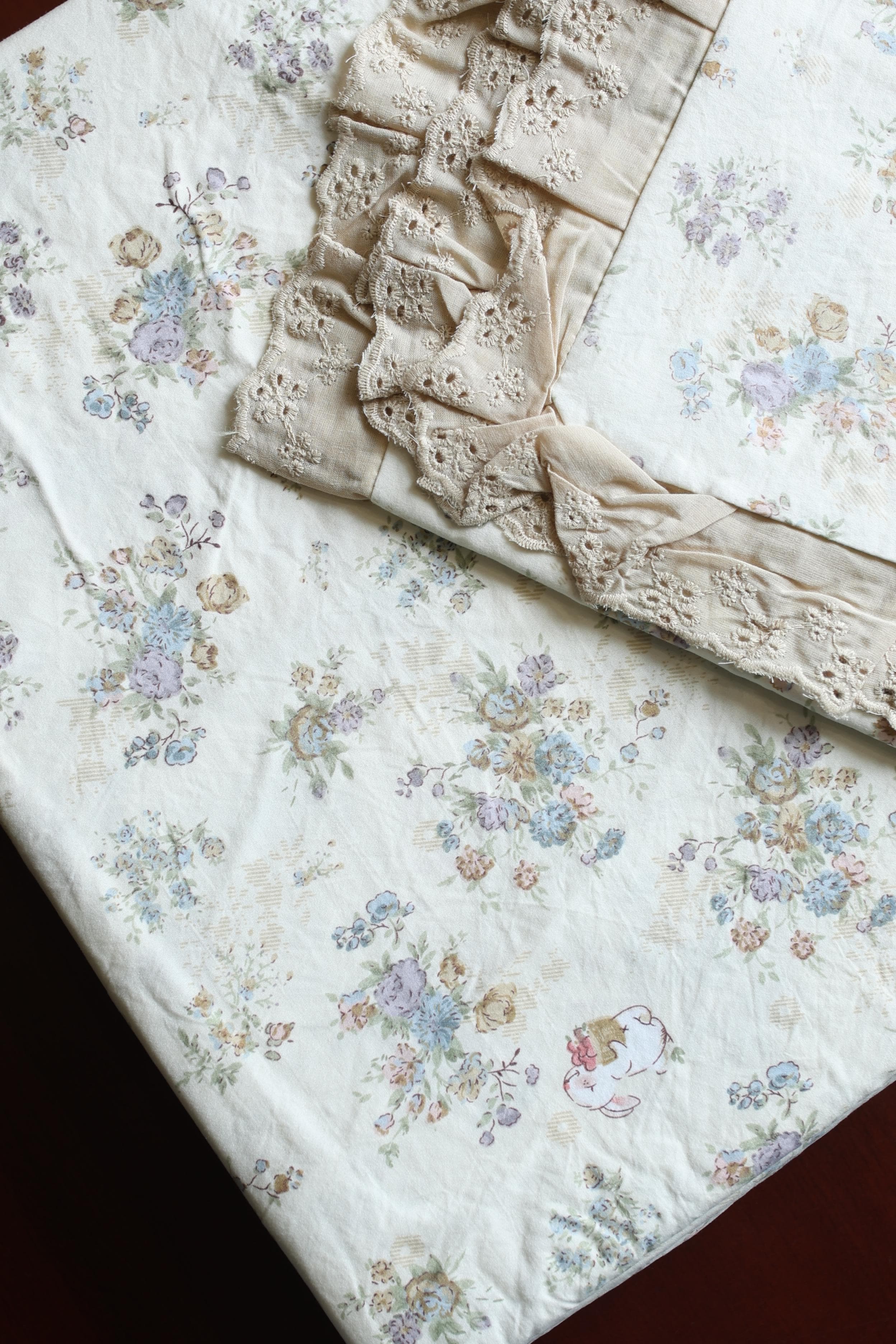Bedsheets - Premium King soft cotton lace bedsheets majestic
