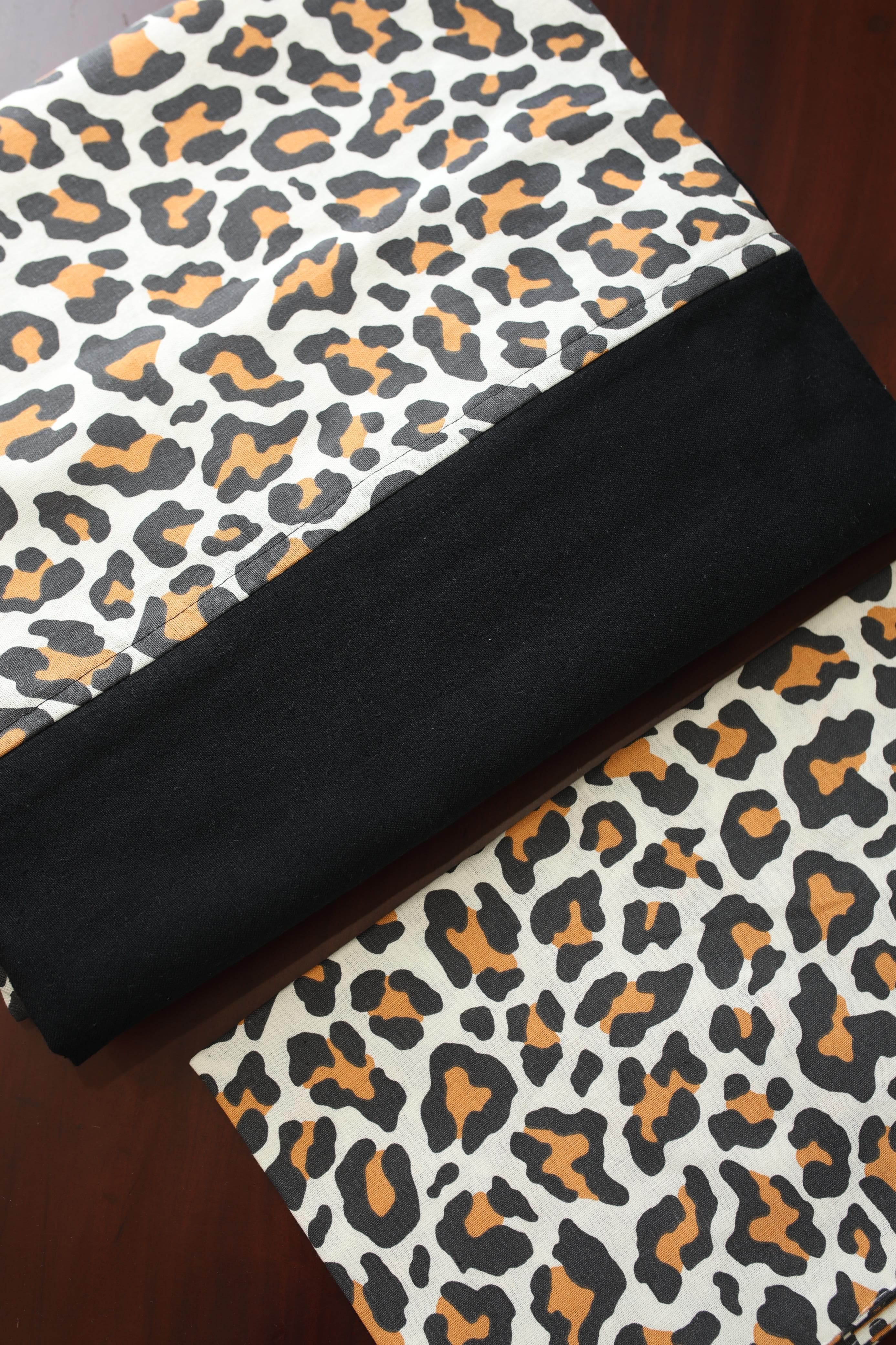 Bedsheets - Queen daily use border bedsheets