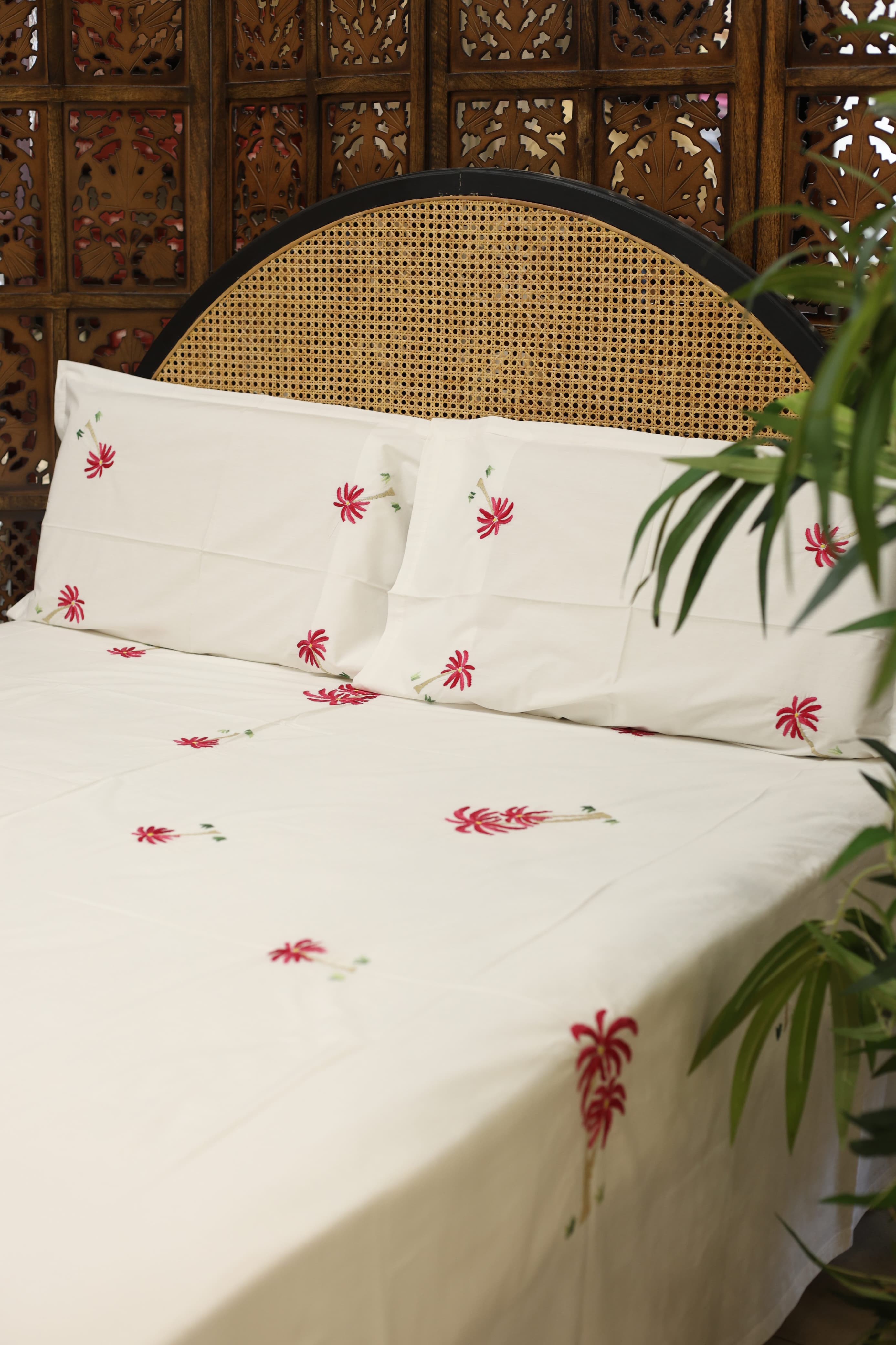 Bedsheets:King premium hand embroidered bedsheets HEK