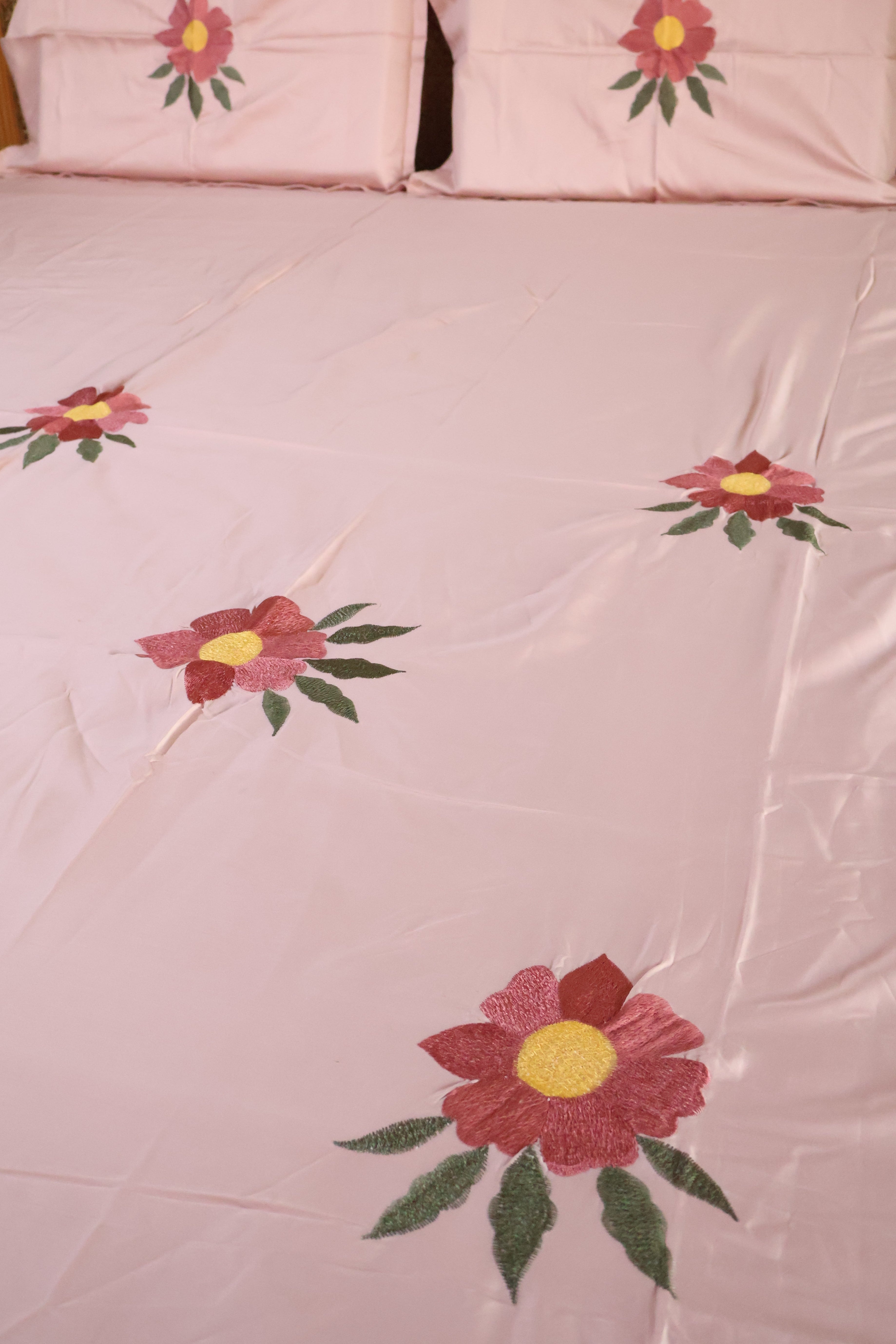 Bedsheets - King Premium Machine embroidery bedsheets MEK