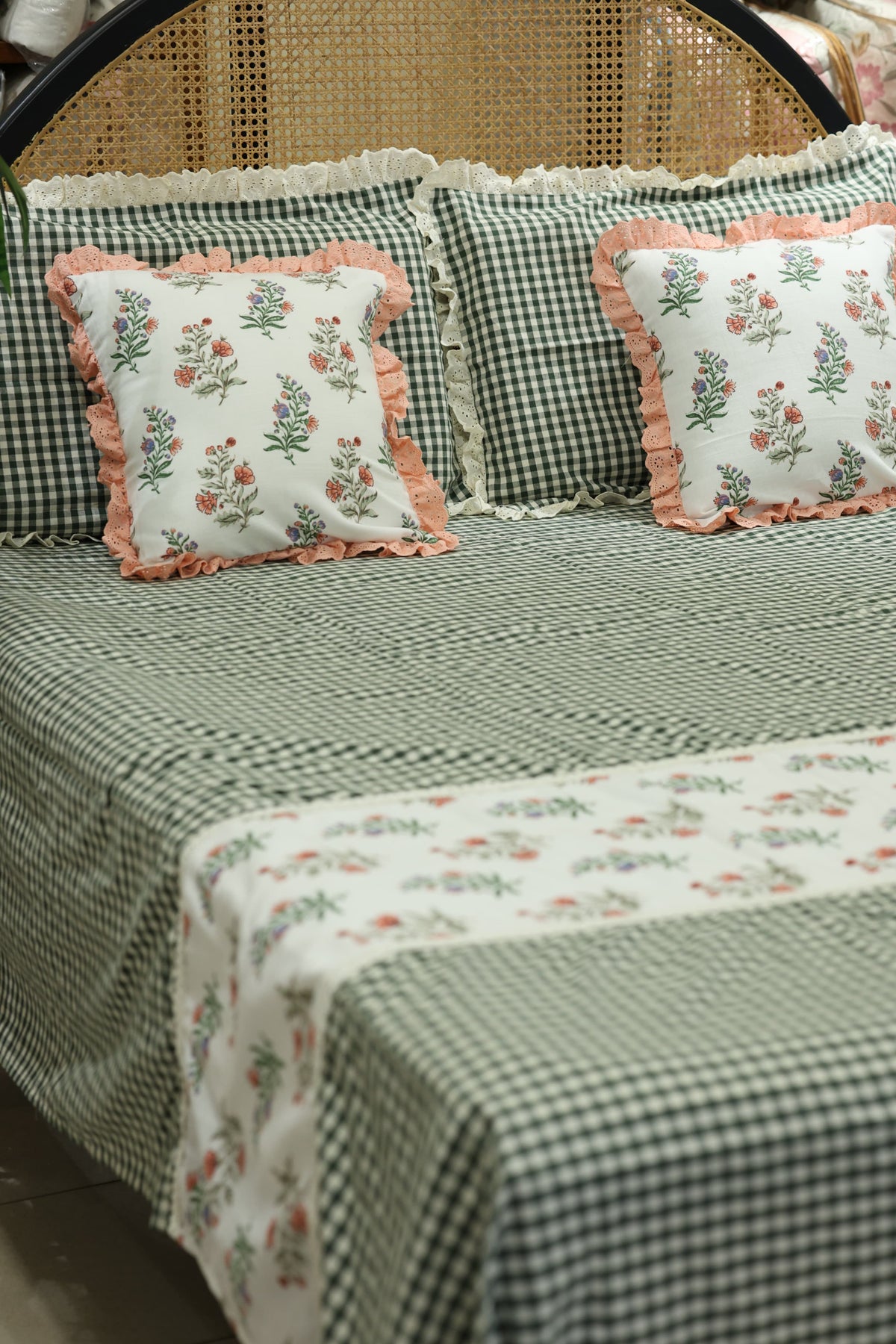 Bedsheets - Premium Queen check floral lace bedsheet with cushion covers bud