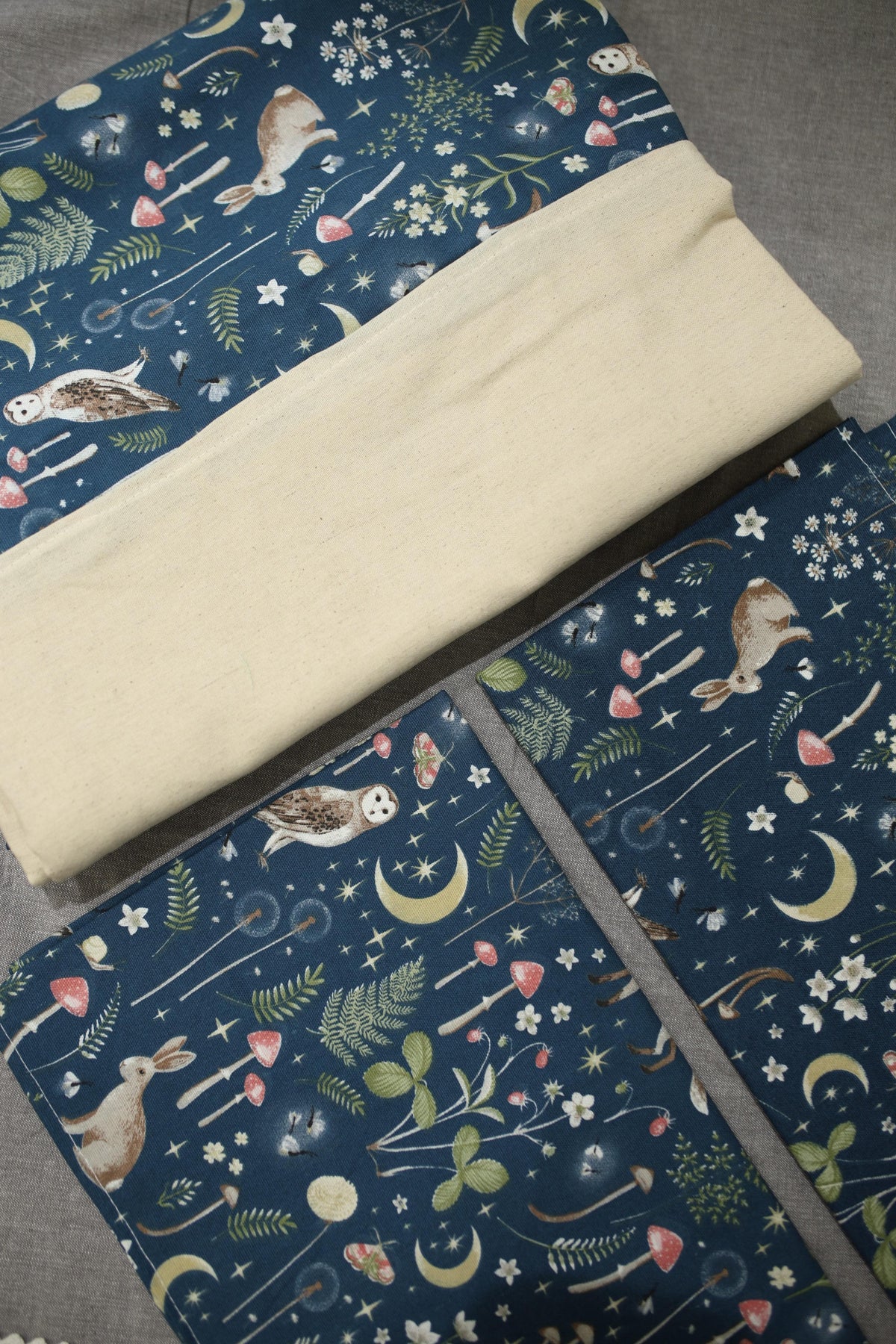 Bedsheets - Queen daily use border bedsheets