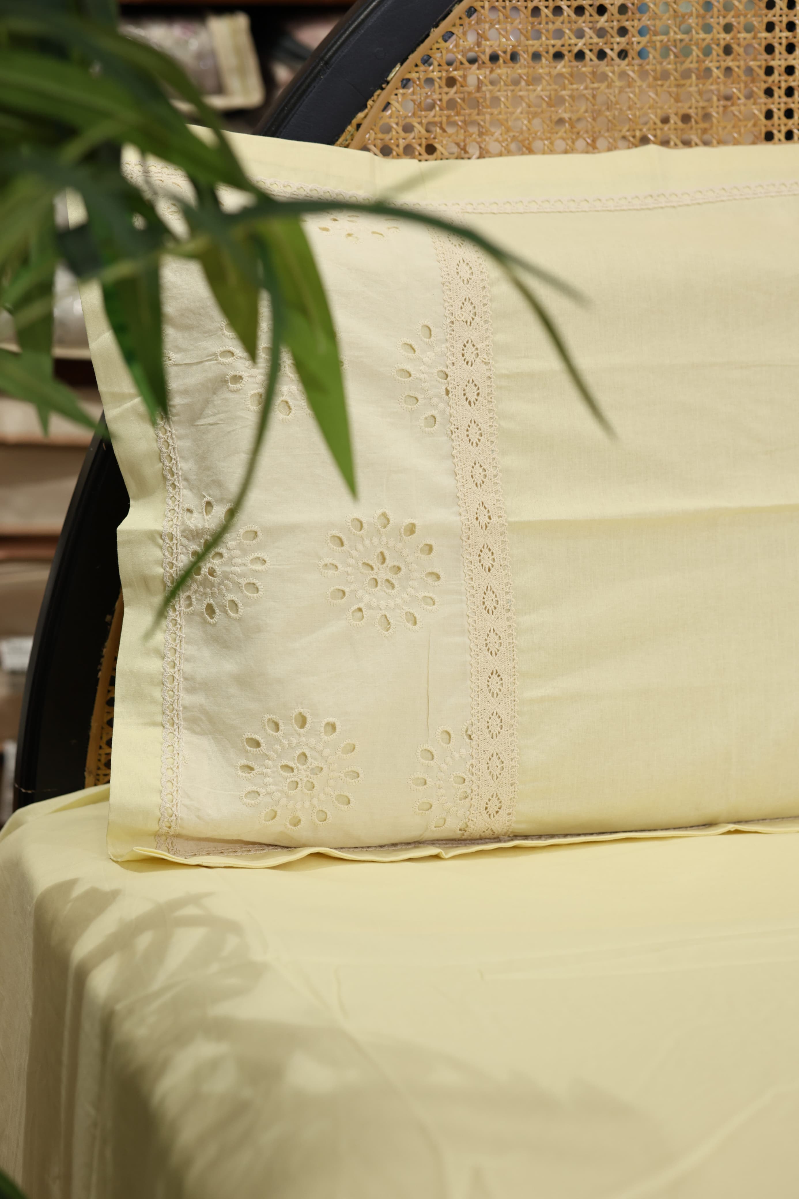 Bedsheets - Premium designer king bedsheets dd lace