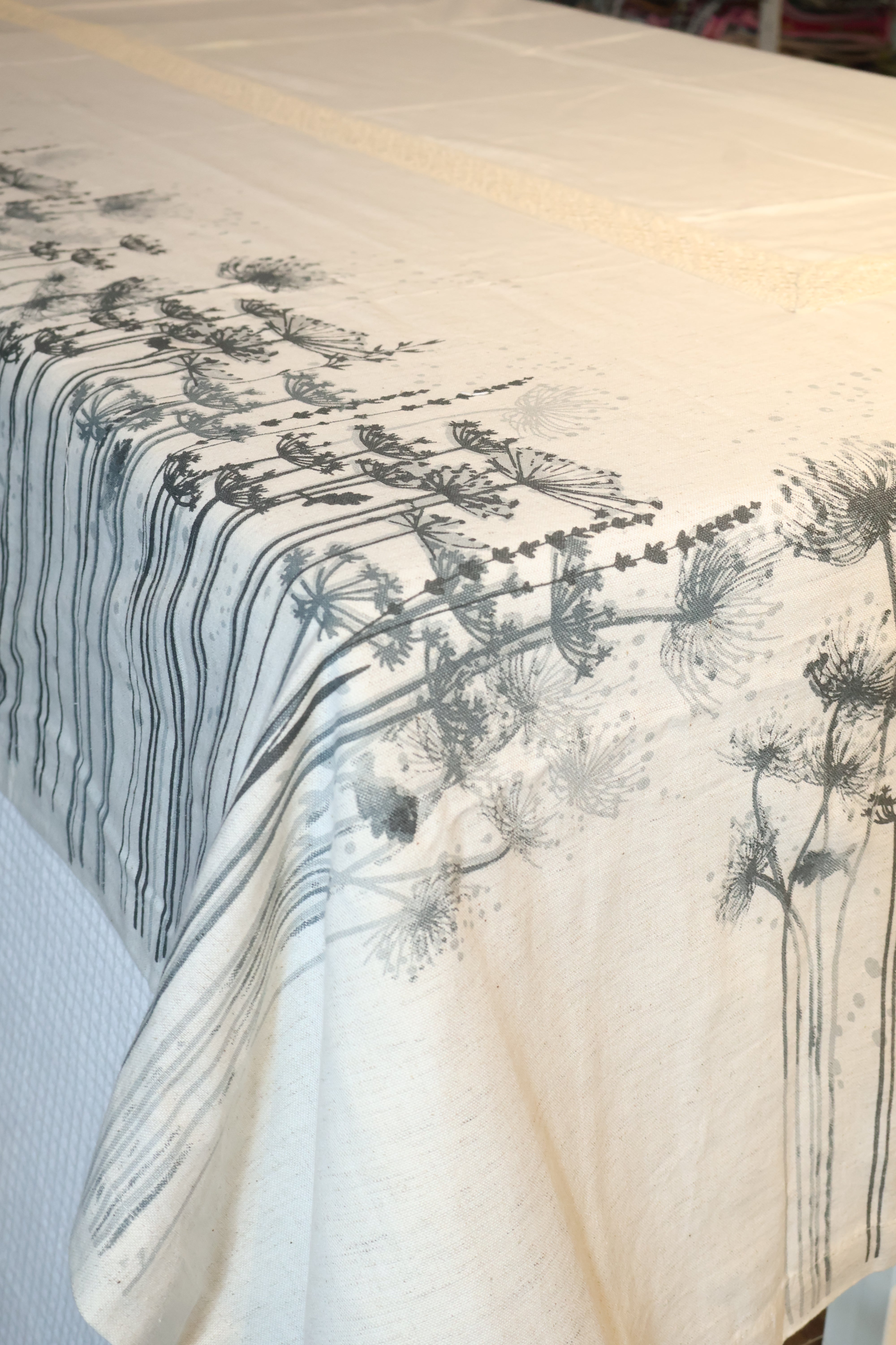 Table cloth - 6 seater(152cm * 228cm)