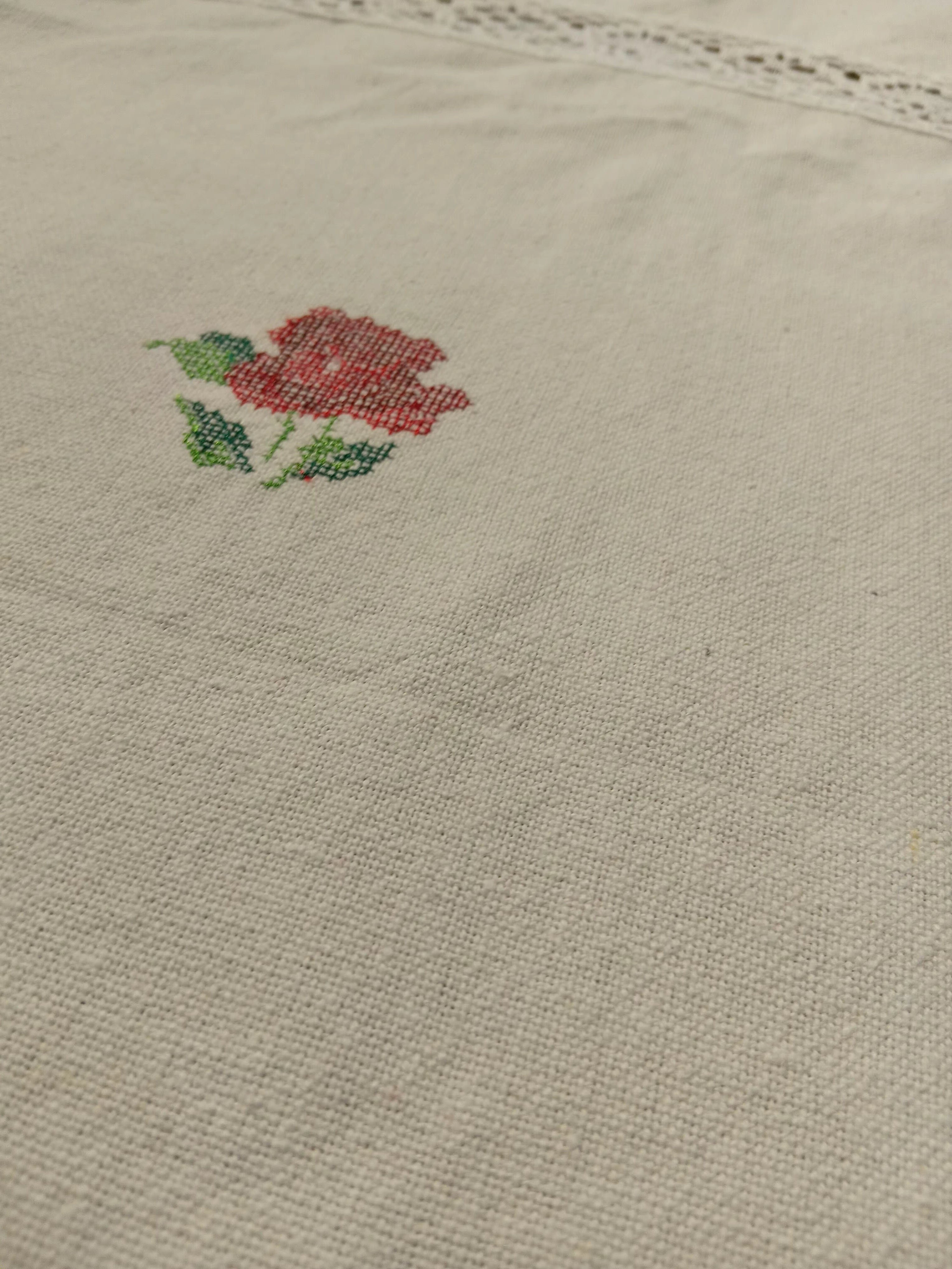 Table cloths - 8 Seater Embroidery