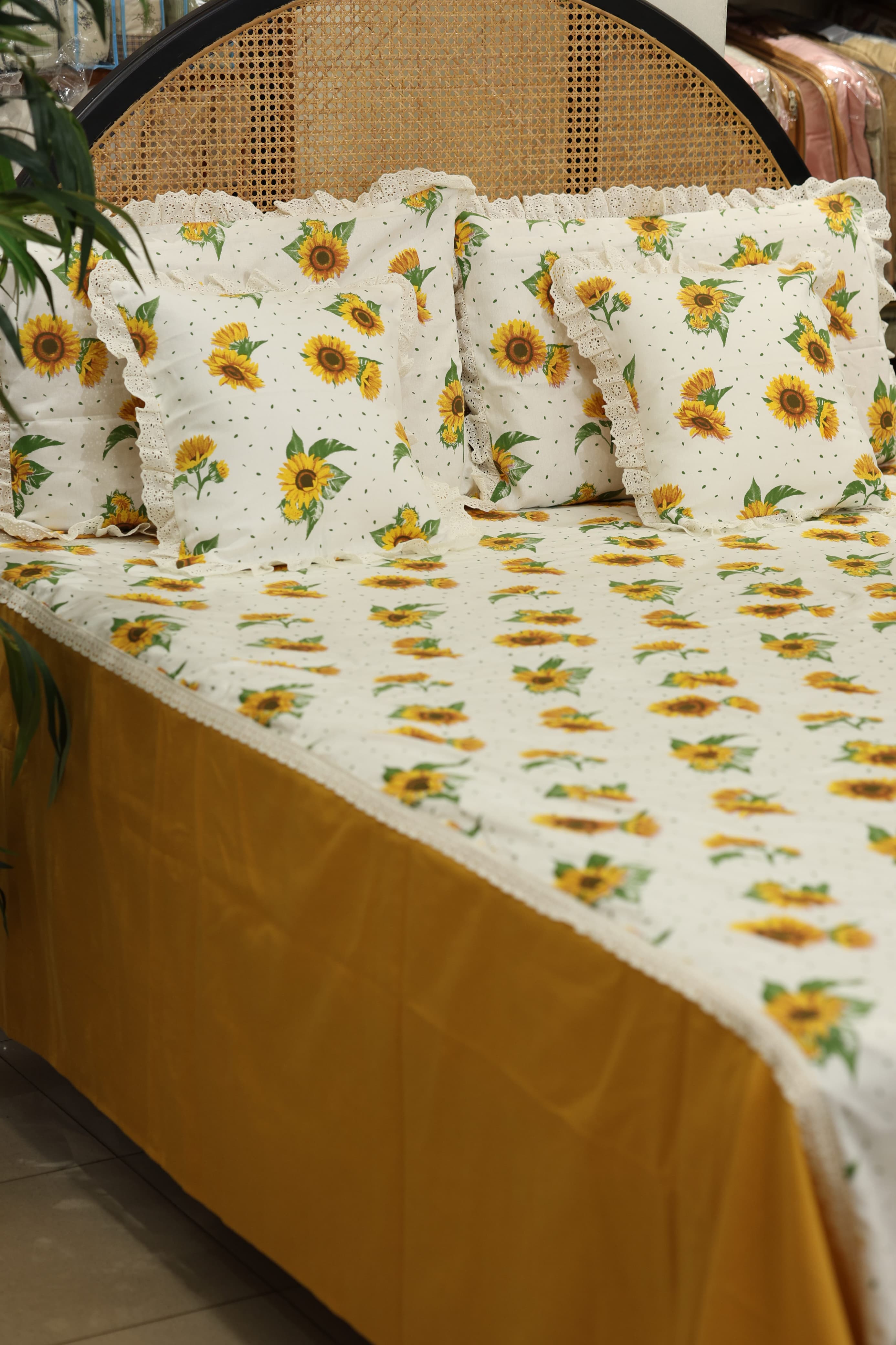 Bedsheets - Premium king floral printed lace bedsheet with cushion covers Yellow sunflower