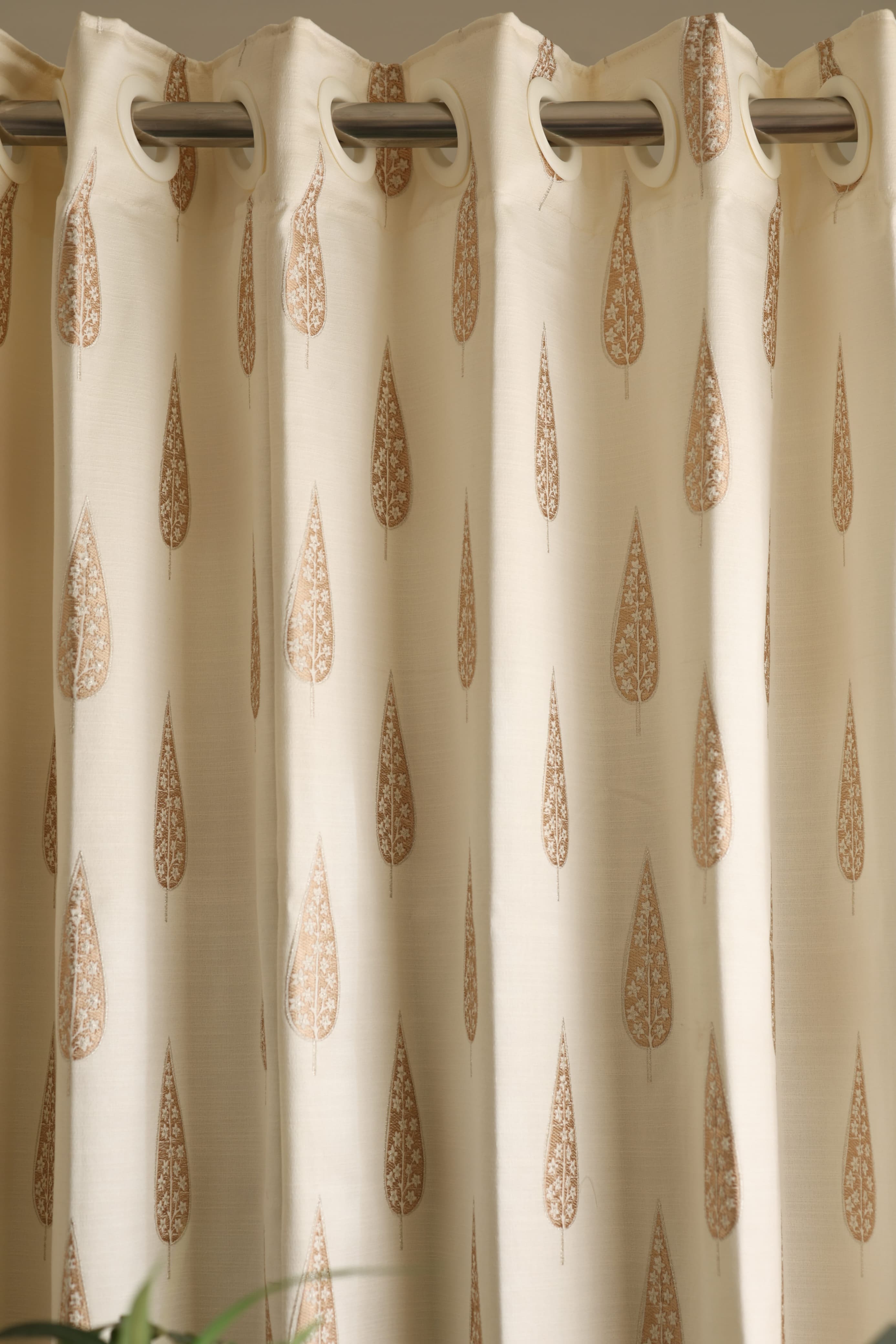 Curtains - Premium embroidery opaque curtains Zardozi