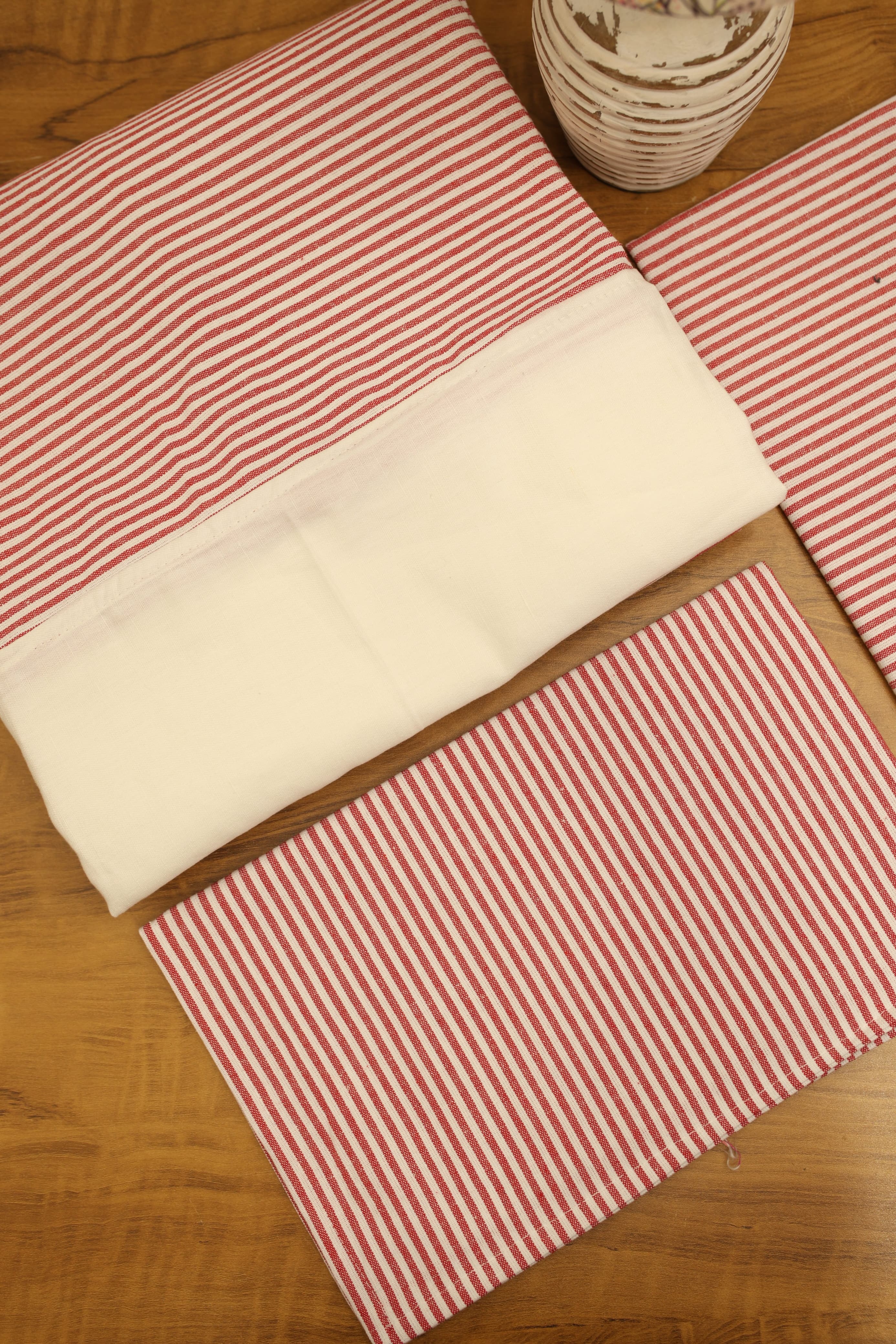 Bedsheets - King daily use border bedsheets