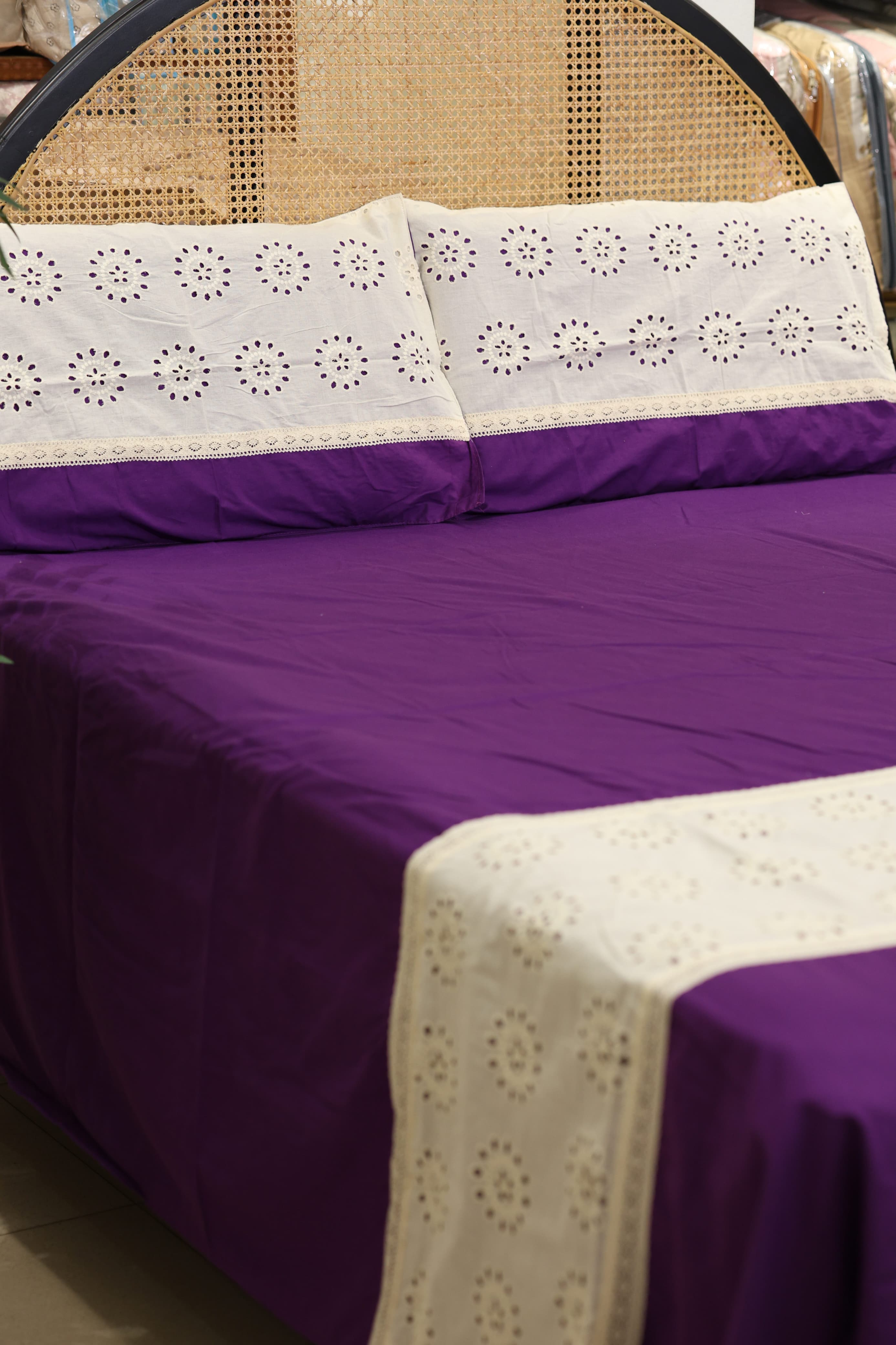 Bedsheets - Premium designer king bedsheets dd lace