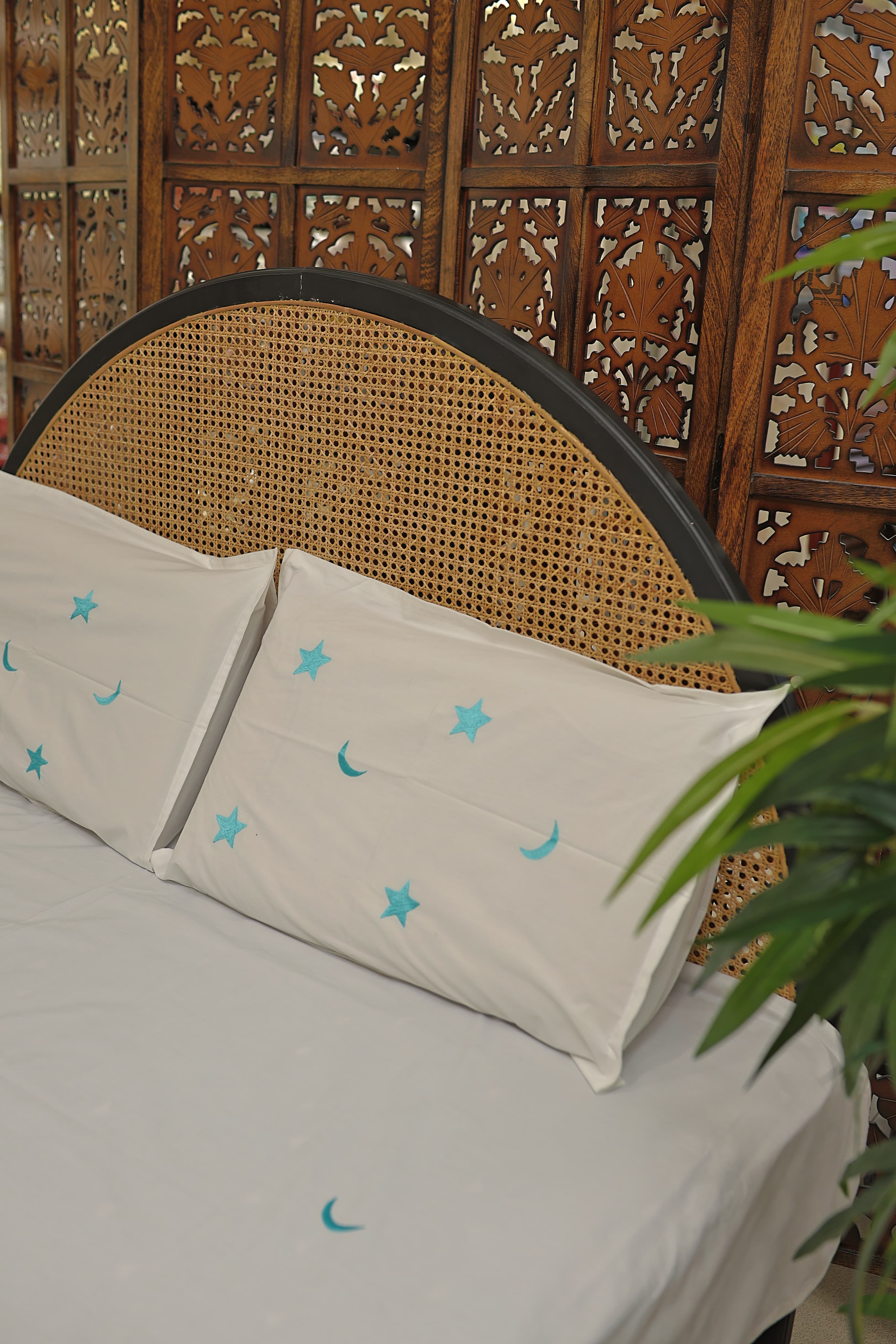 Bedsheet- Queen machine embroidery