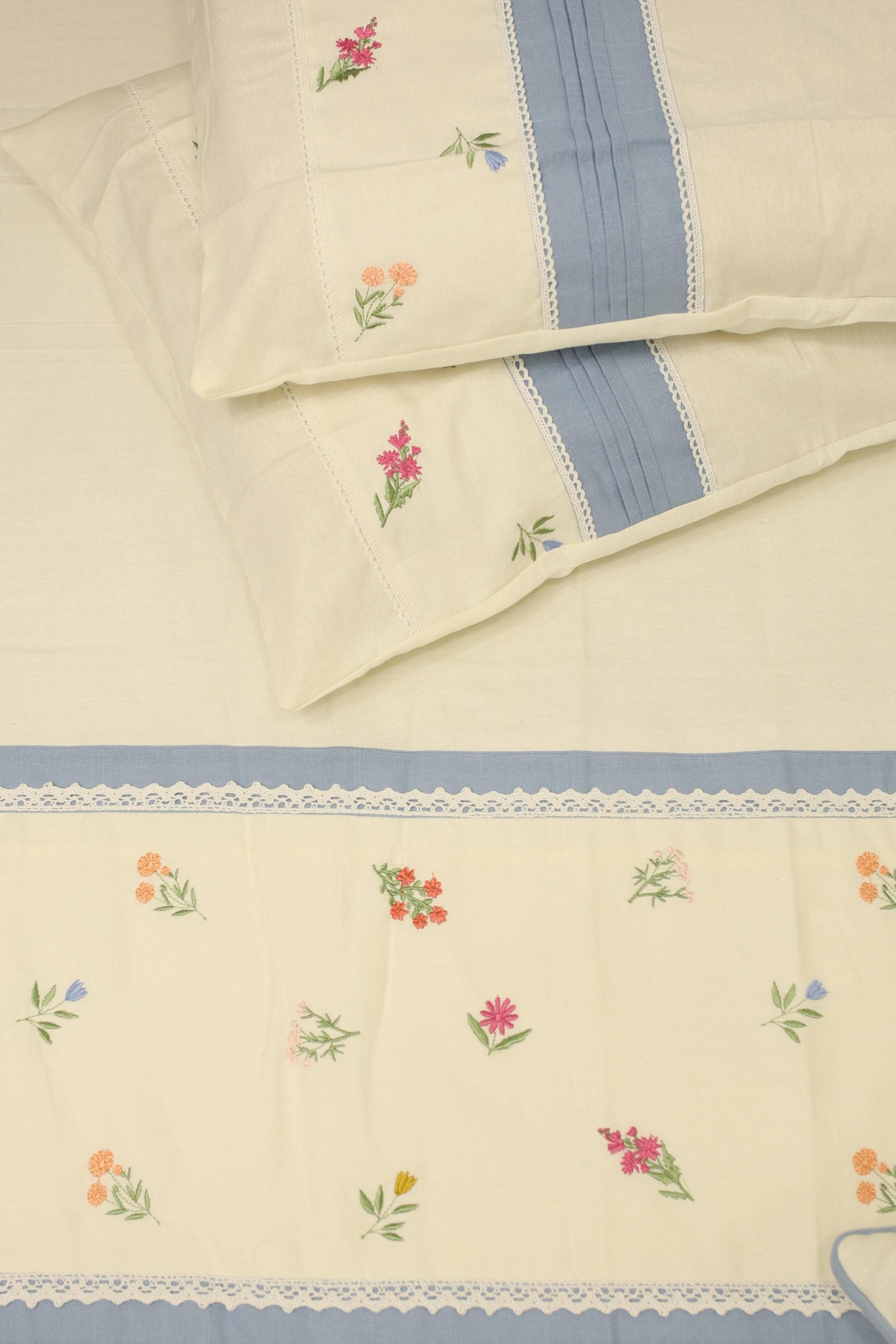 Bedsheets - King premium Machine Embroidery Bedsheet multi