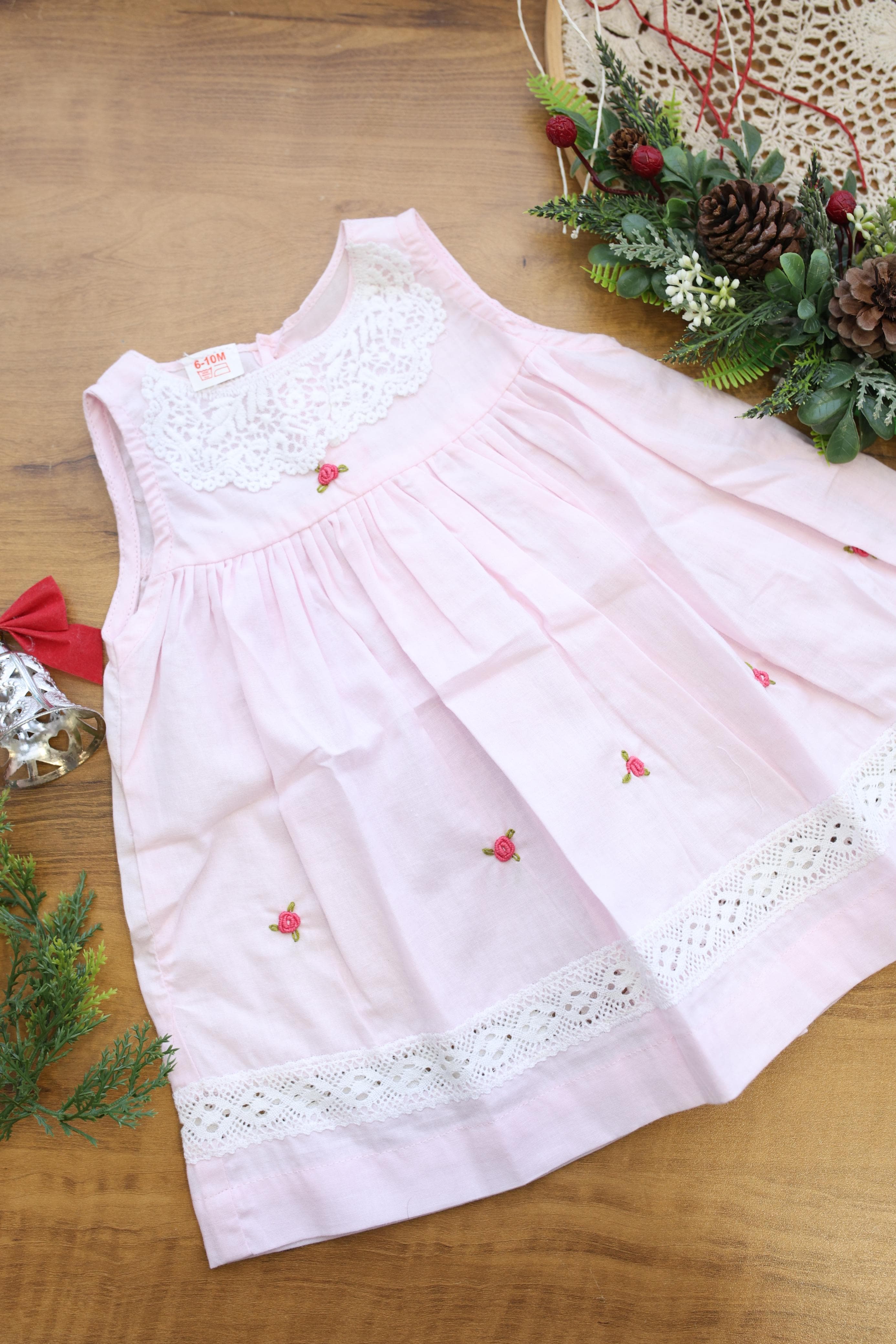 Kids smocked dress 6-10 month - Xmas edition