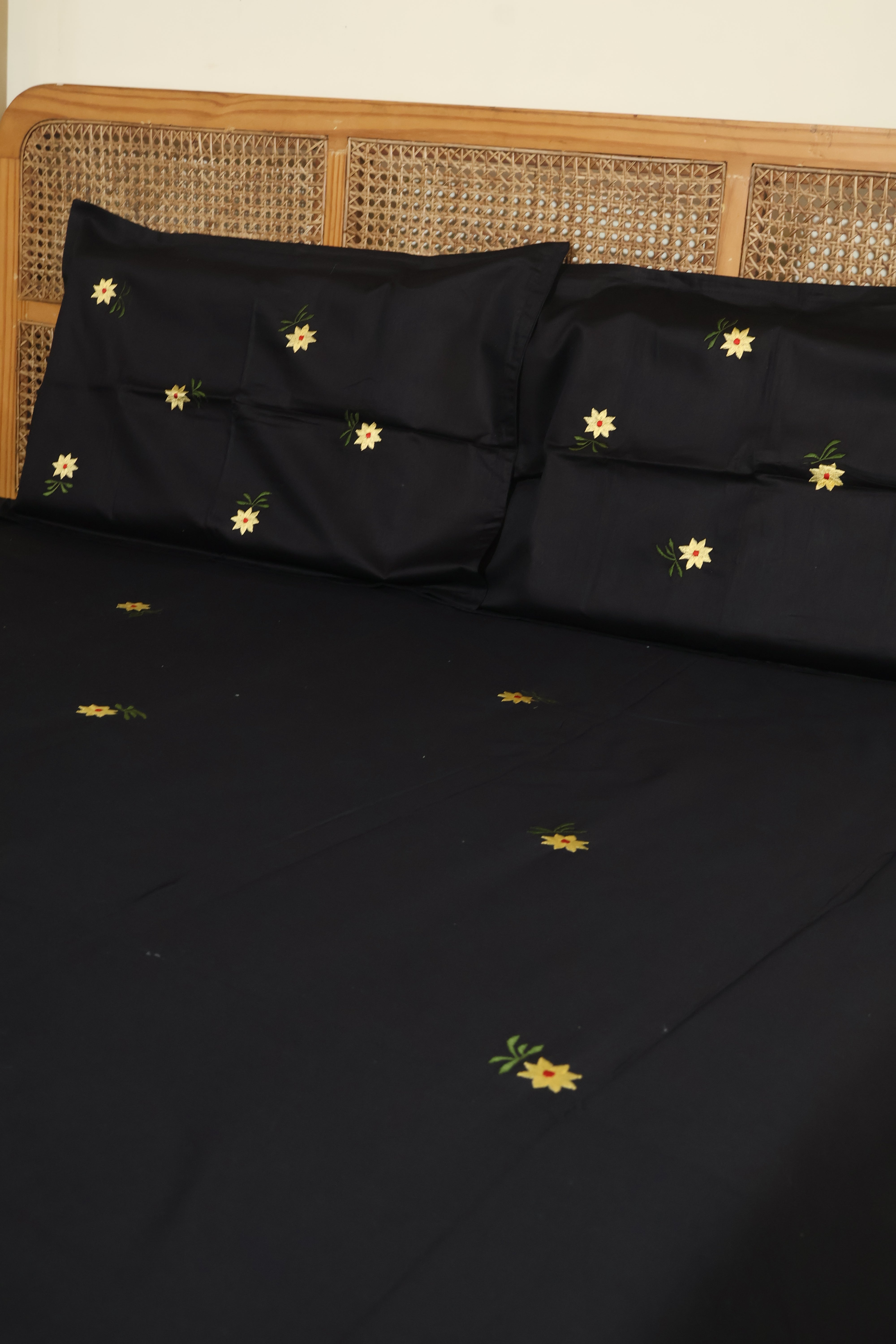 Bedsheets - King Machine embroidery bedsheets MEK