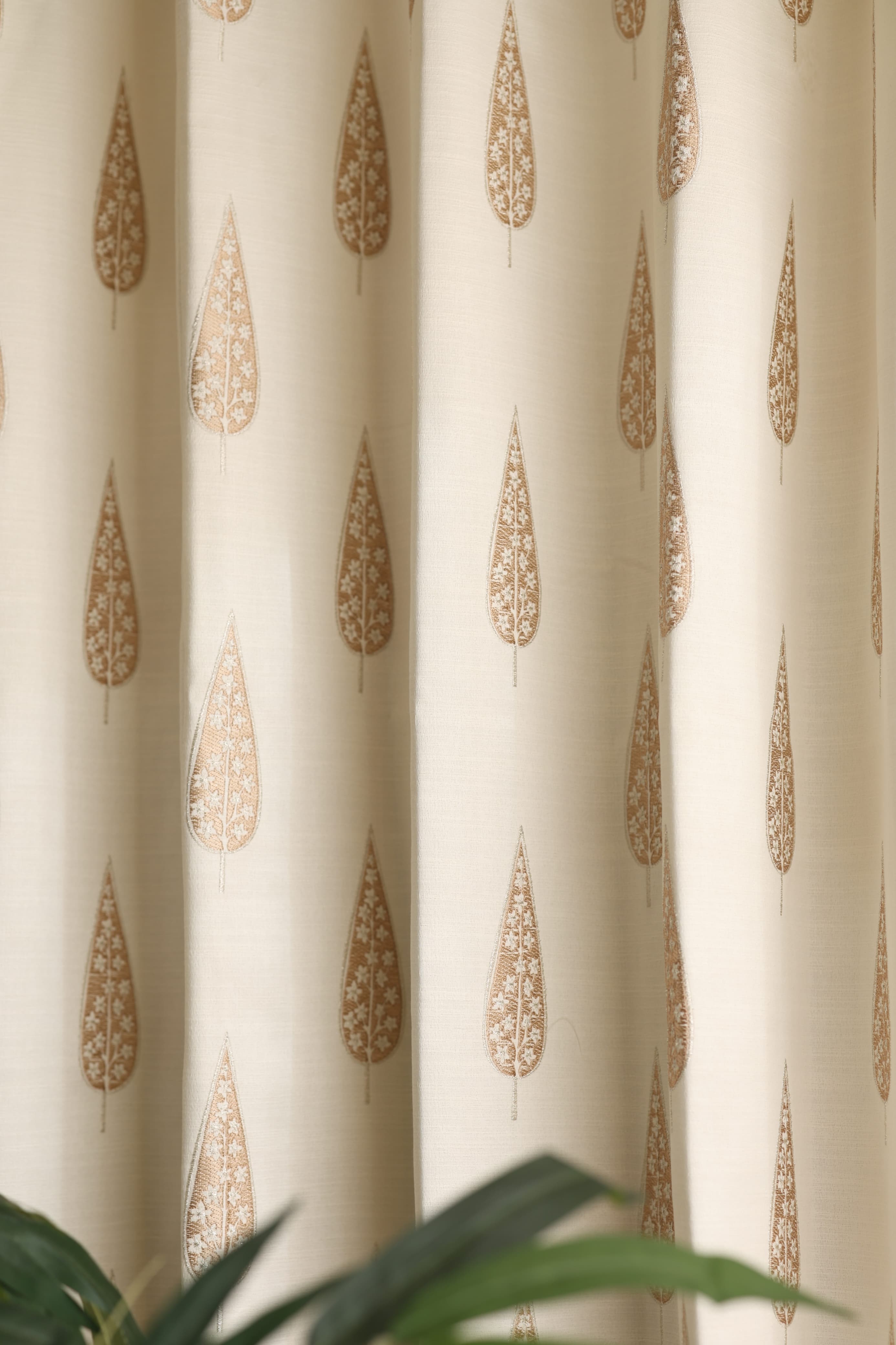 Curtains - Premium embroidery opaque curtains Zardozi