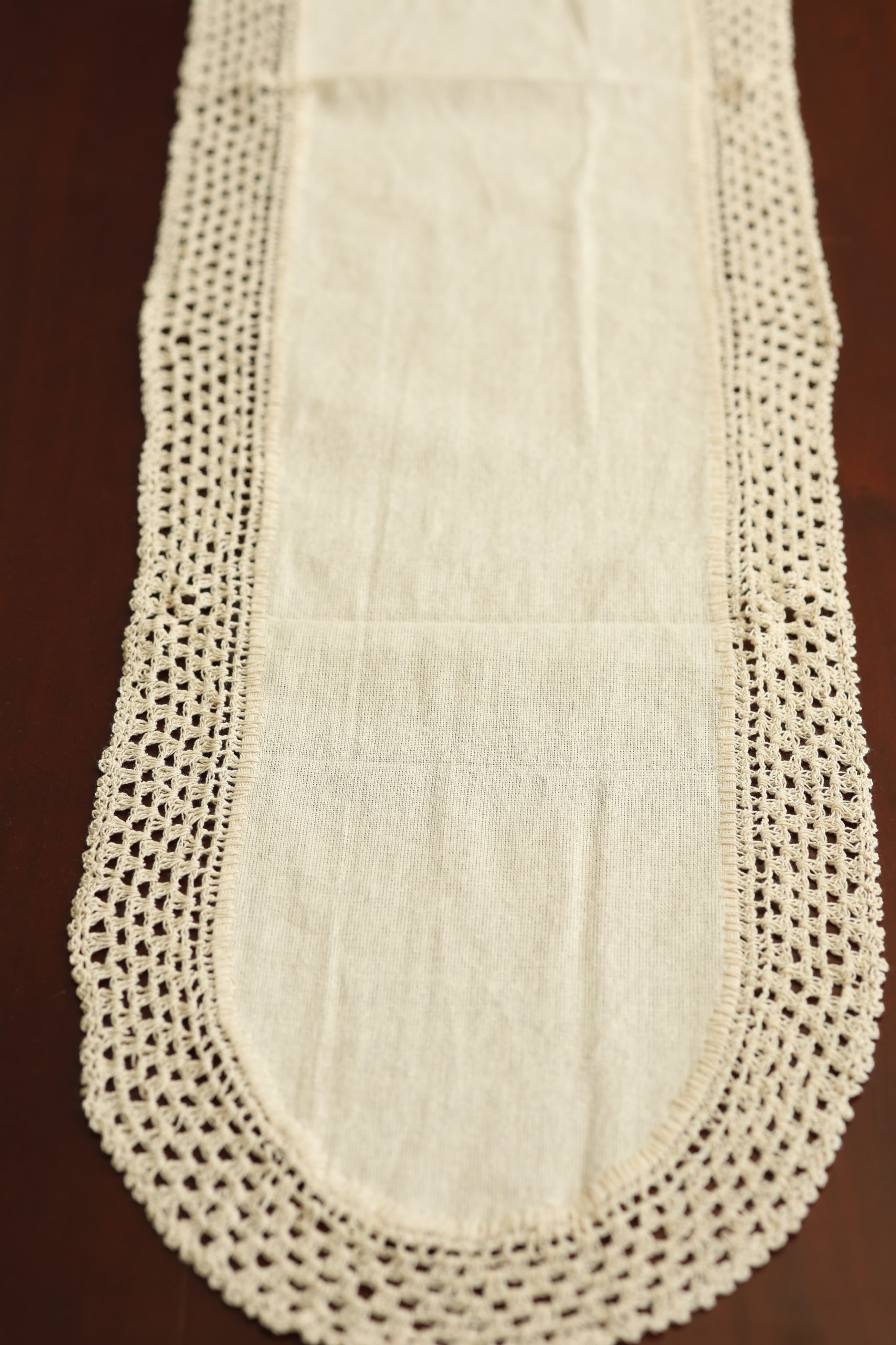Runner - crochet runner