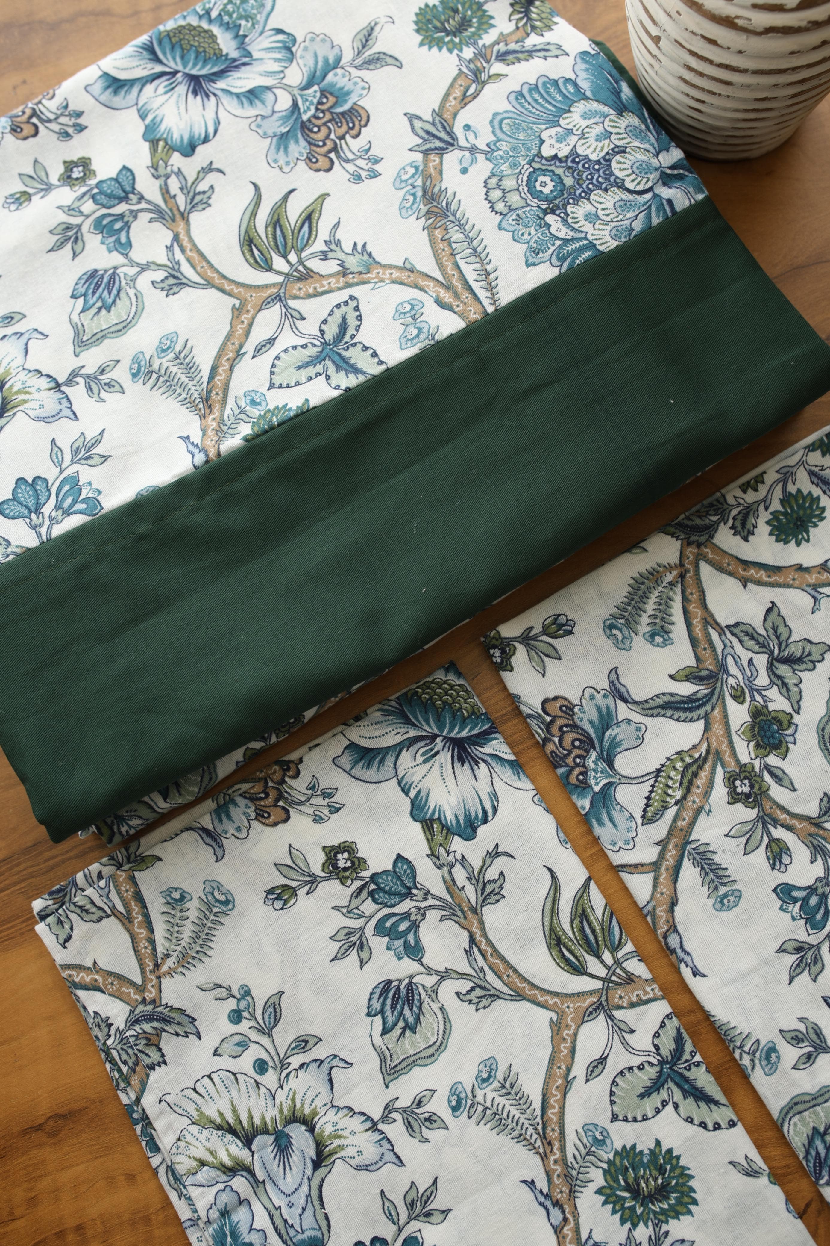 Bedsheets - Queen daily use border bedsheets