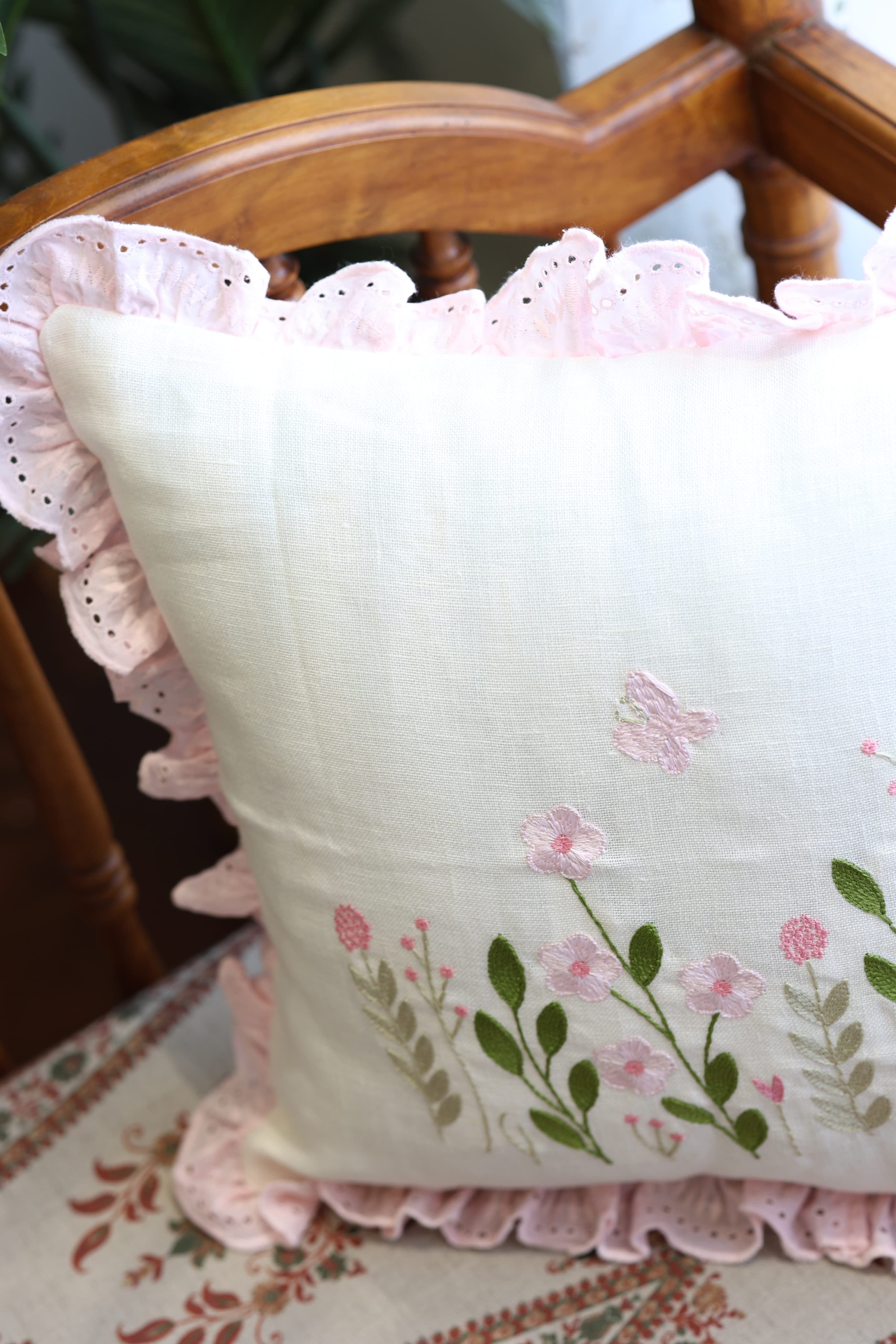Cushion covers - Embroidery Garden Petal