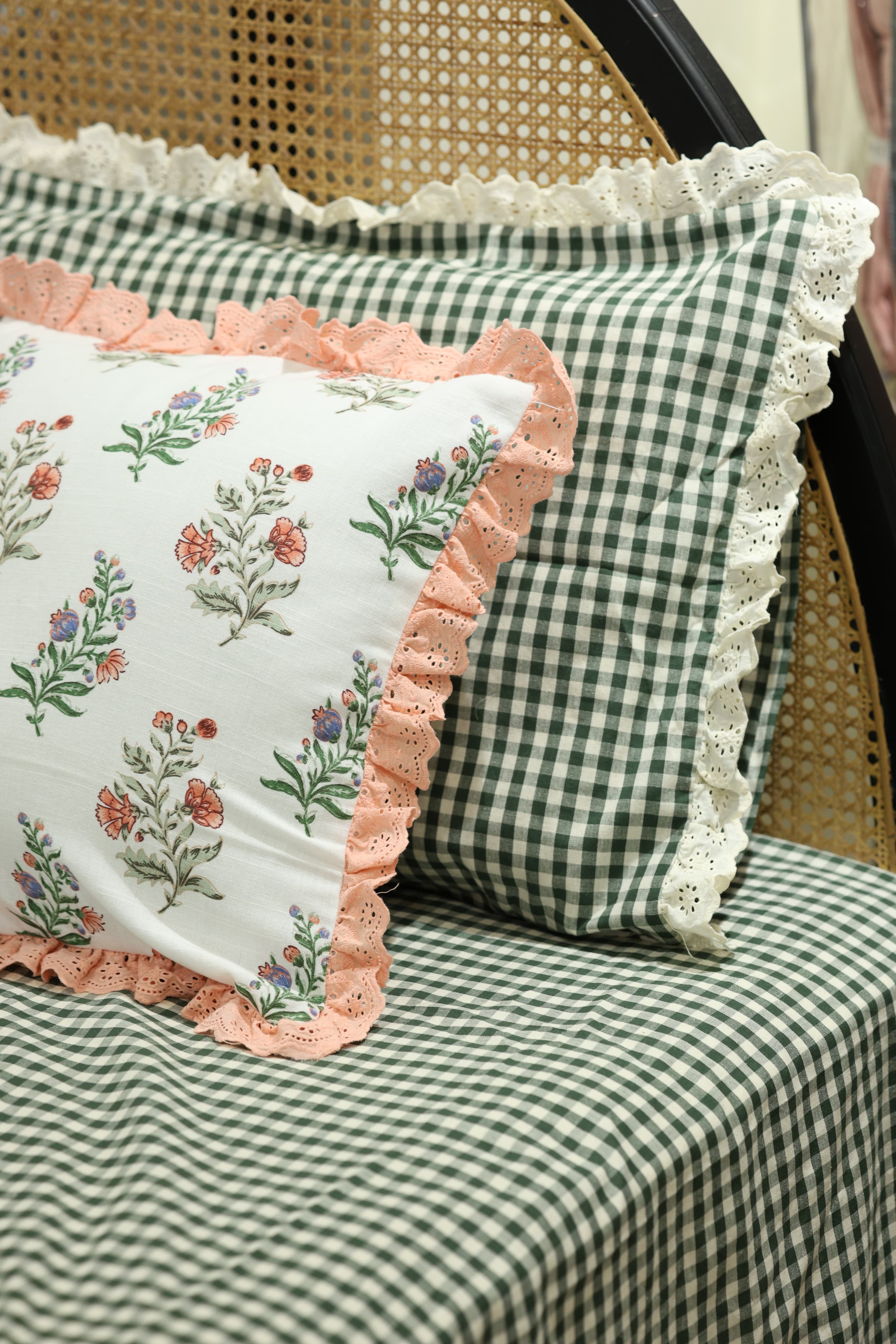Bedsheets - Premium Queen check floral lace bedsheet with cushion covers bud