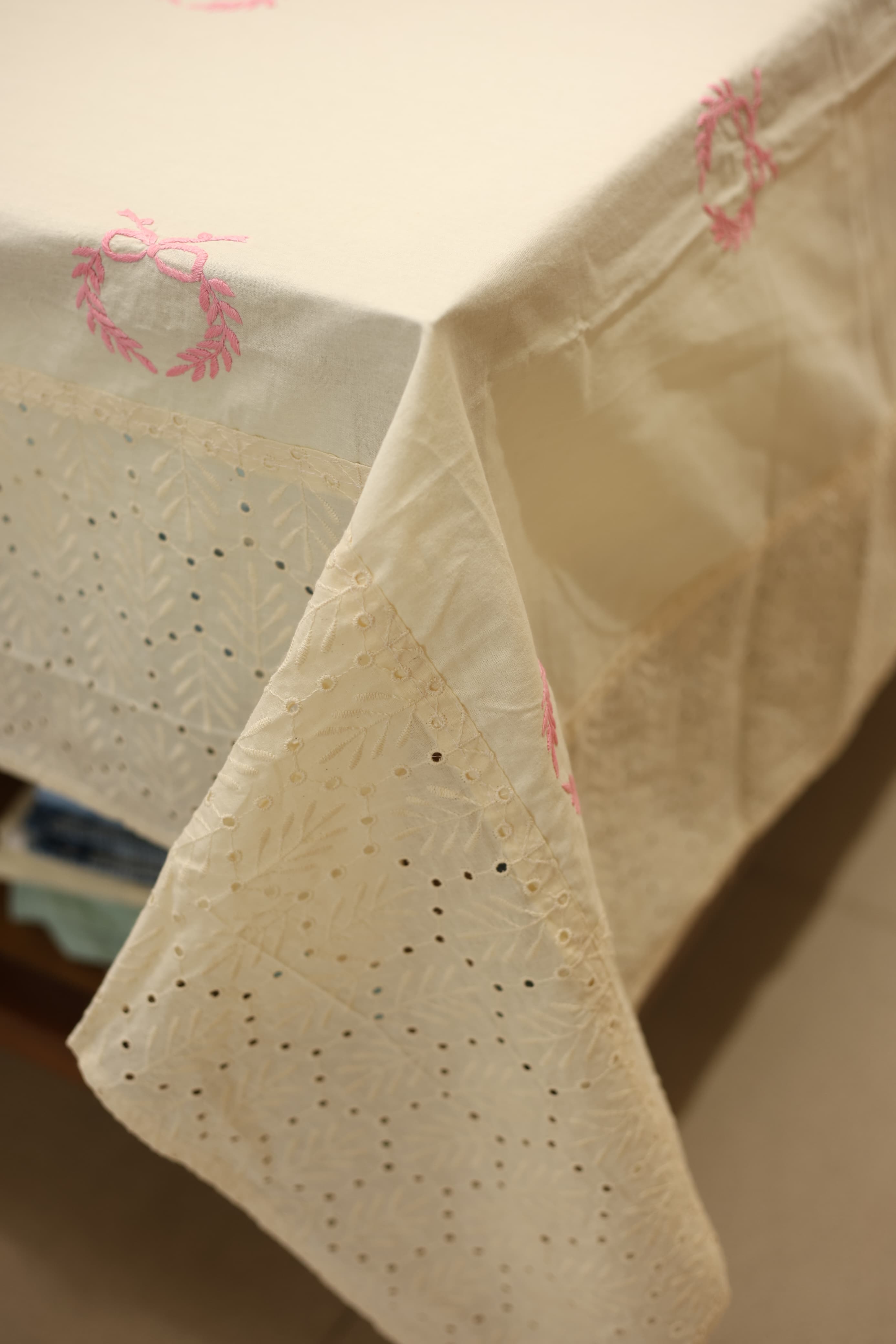 Table cloth - 8 seater hand embroidery