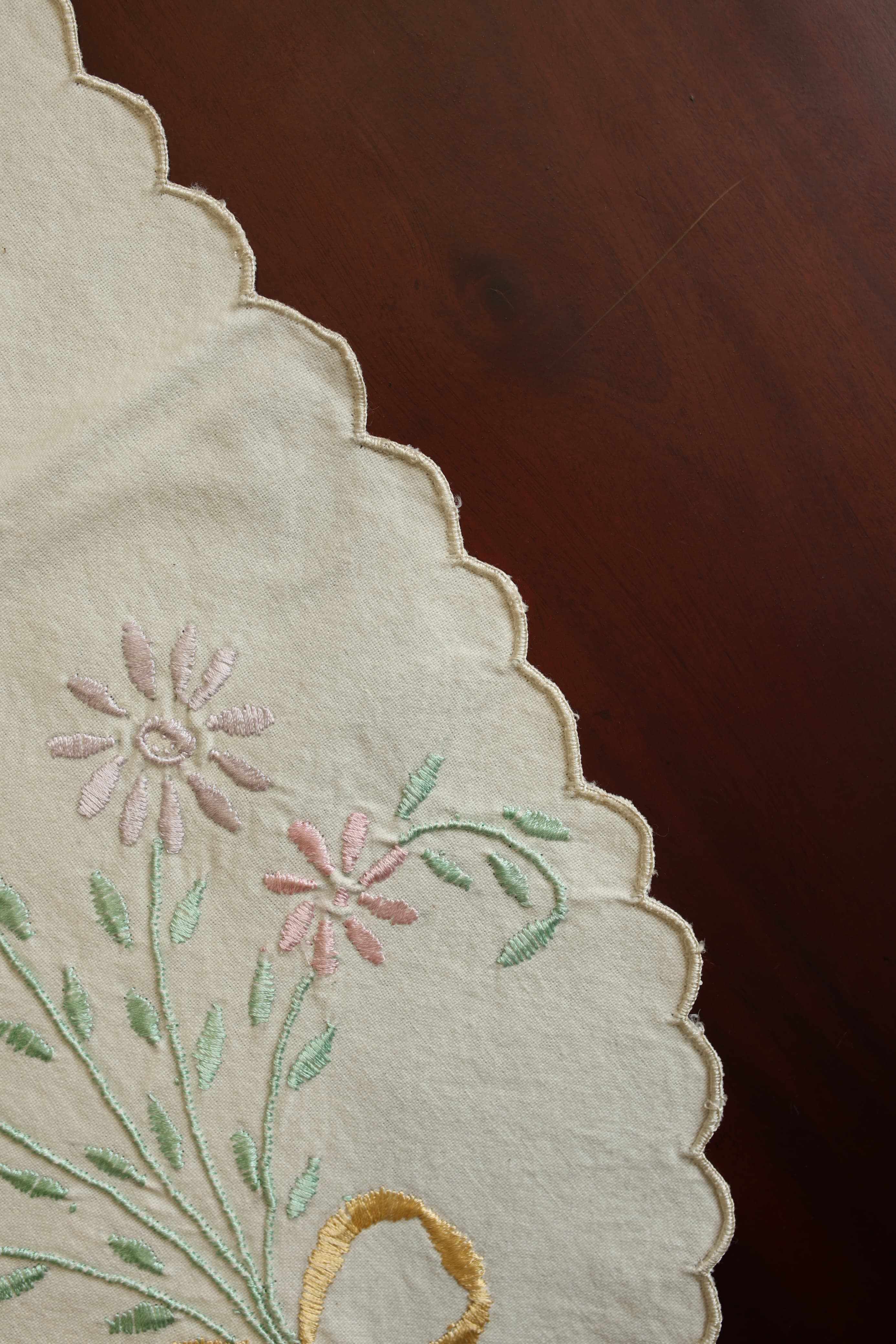 Table runners-Cut work