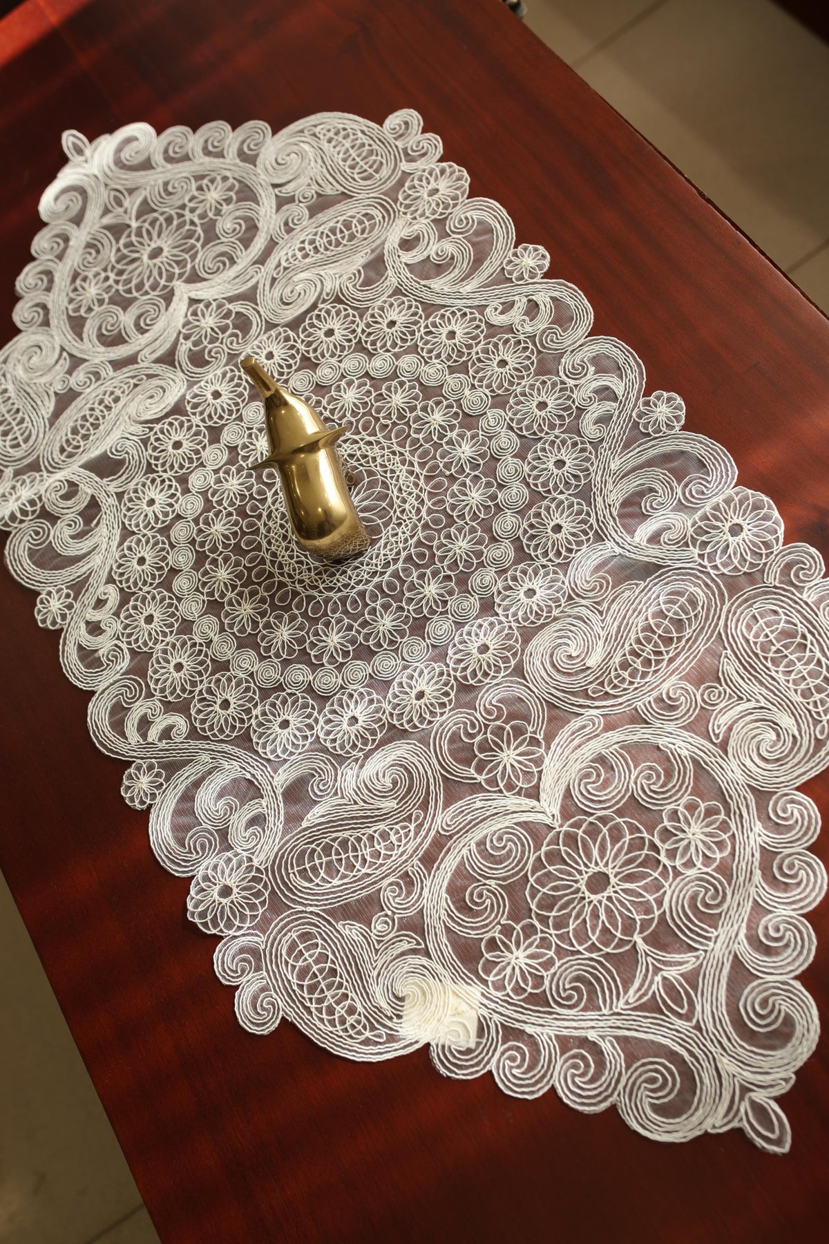 Table Runner - Net embroidery / Table centre
