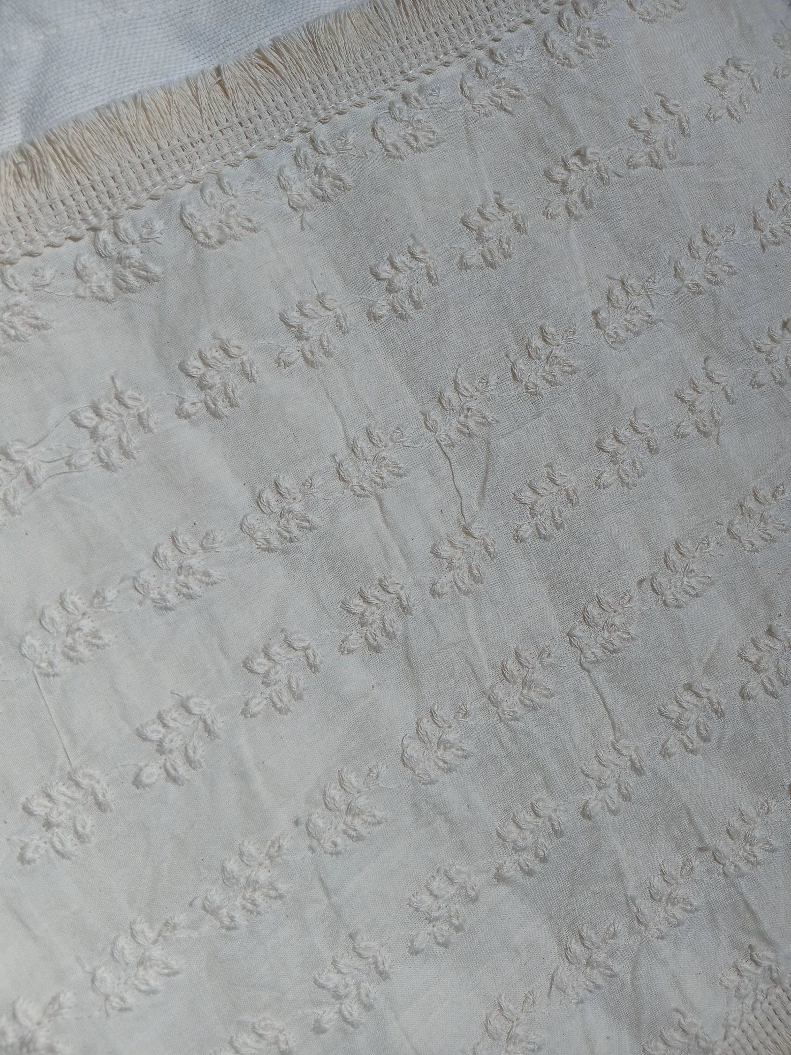 Table runners-8 seater (Embroidery)